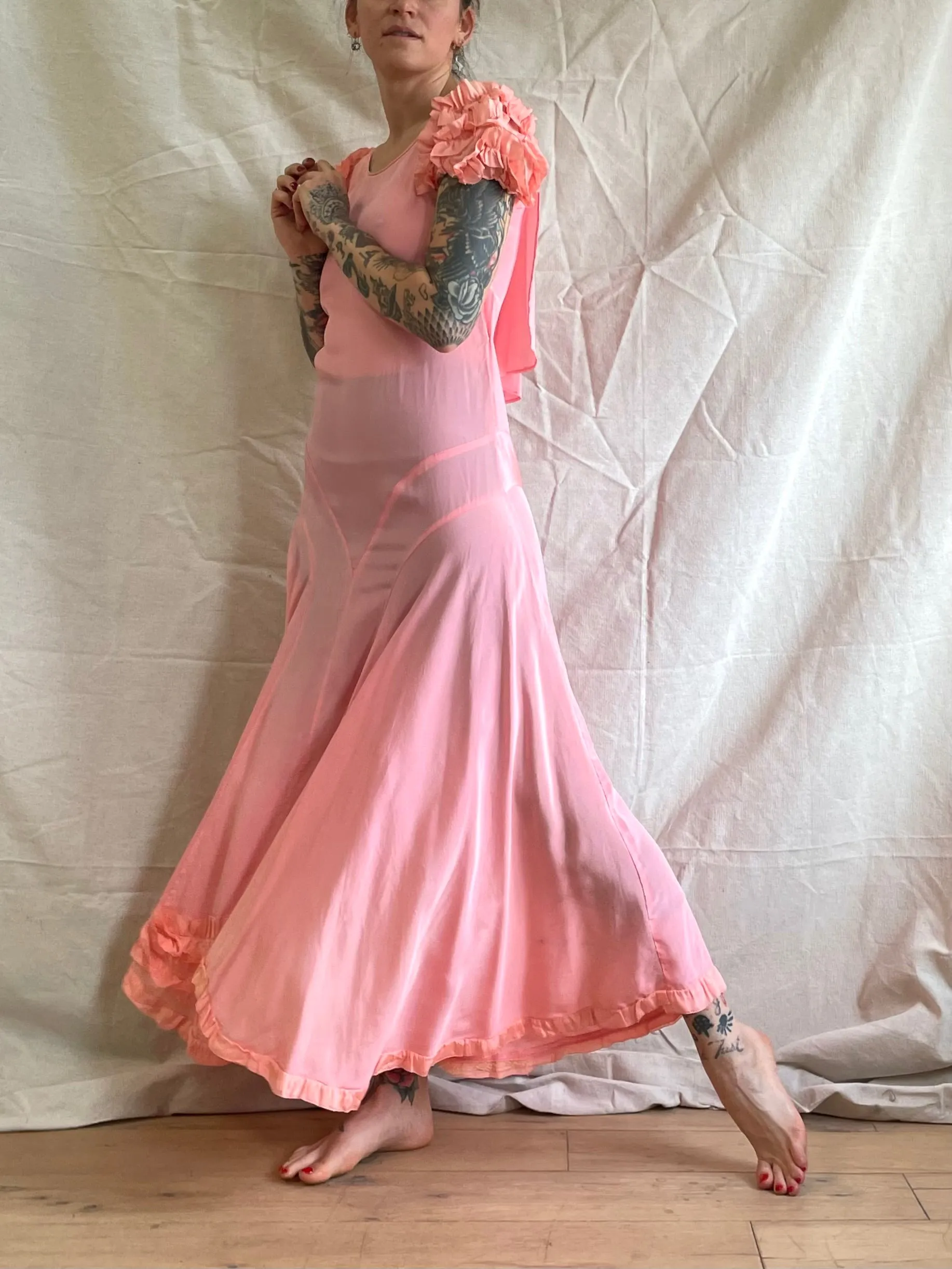 1920s/1930s Shocking Pink Ruffled Puff Sleeve Dress