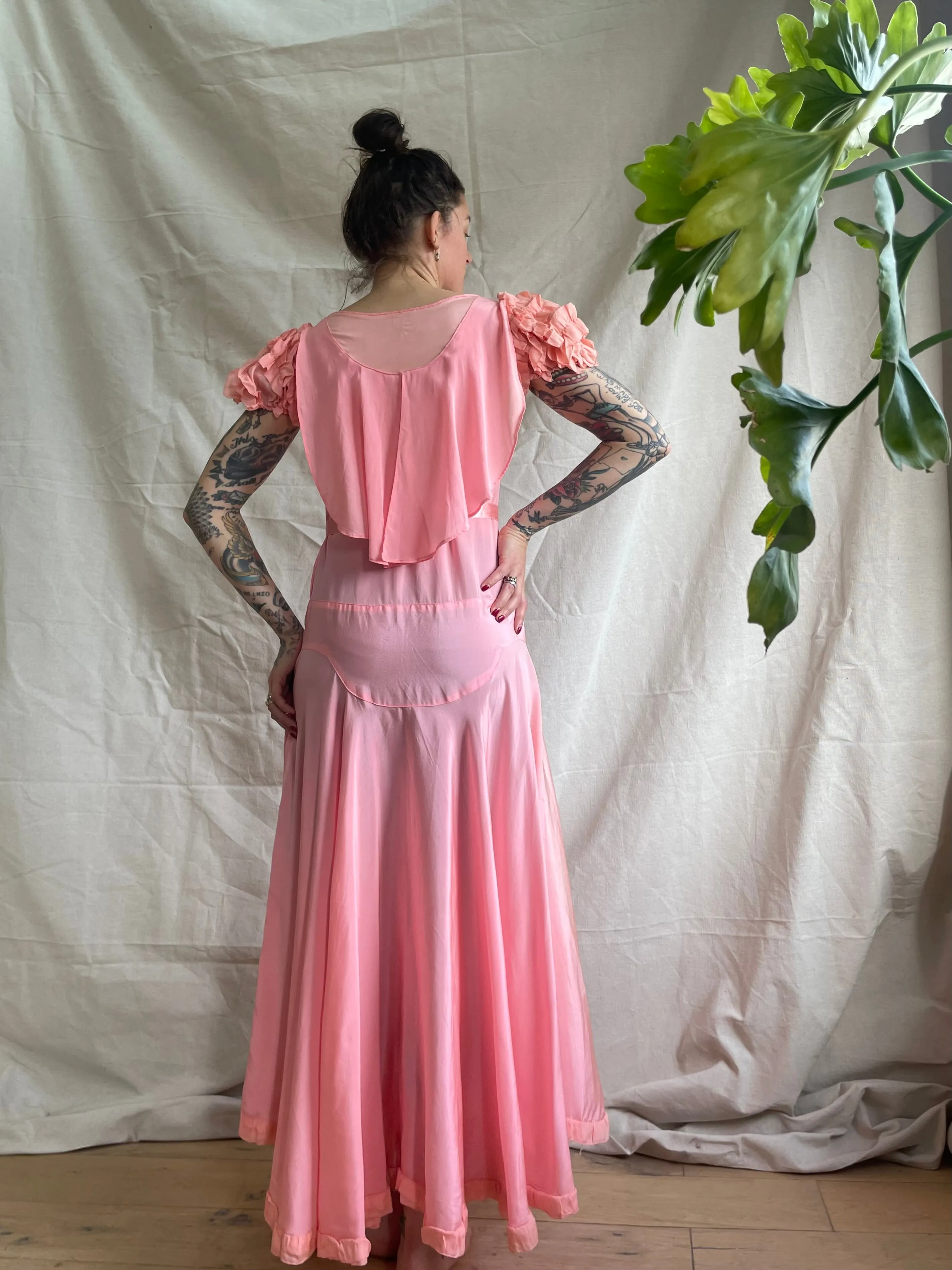 1920s/1930s Shocking Pink Ruffled Puff Sleeve Dress