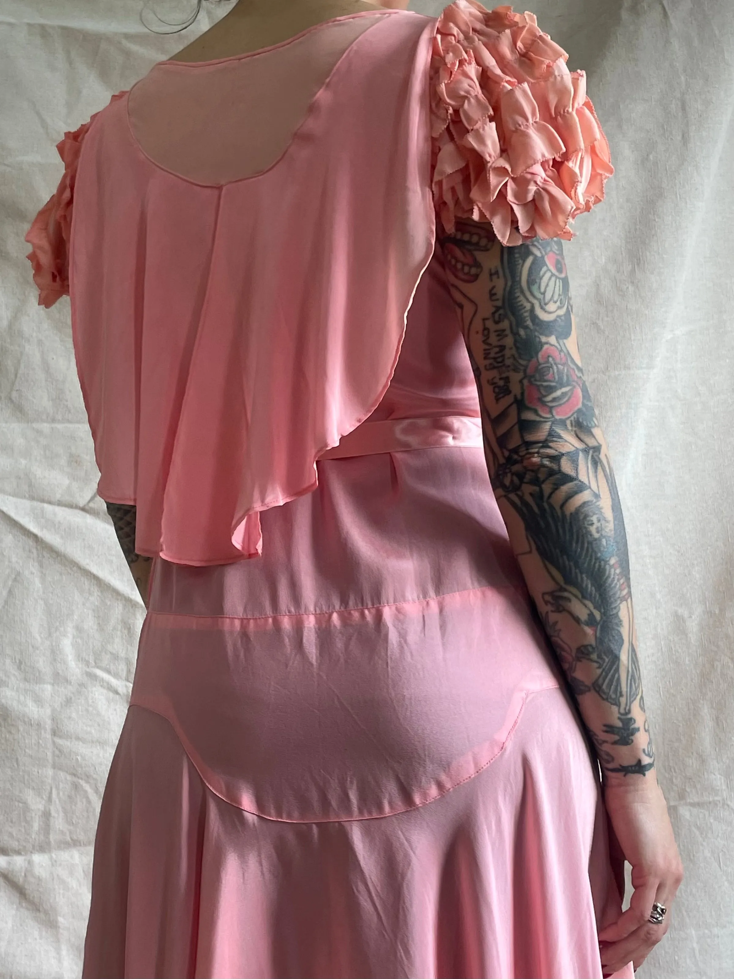 1920s/1930s Shocking Pink Ruffled Puff Sleeve Dress