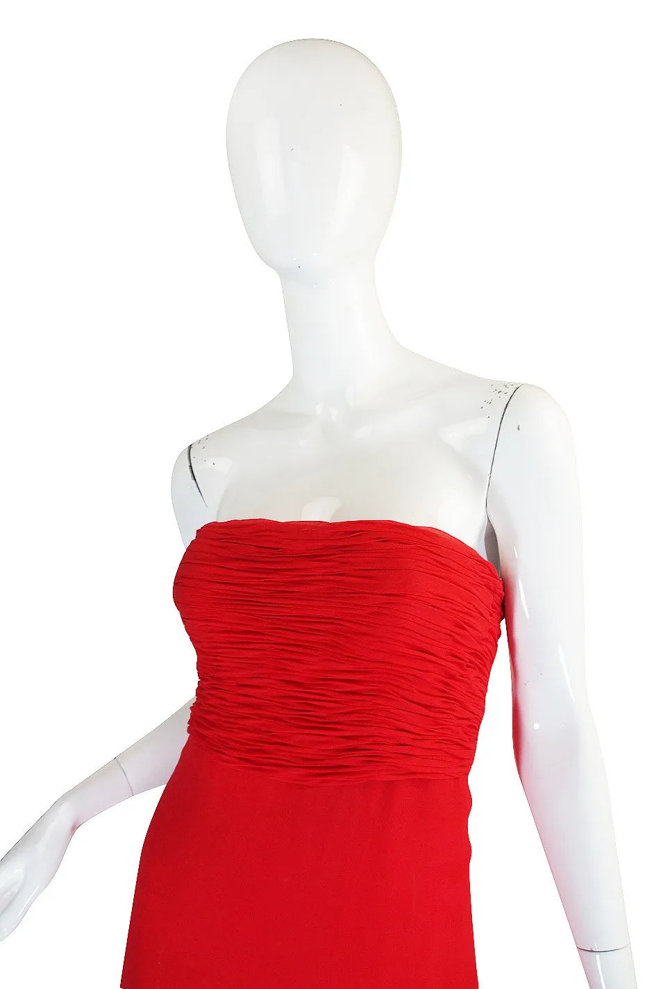 1990s Ruffled Silk Chiffon Oscar De La Renta Gown