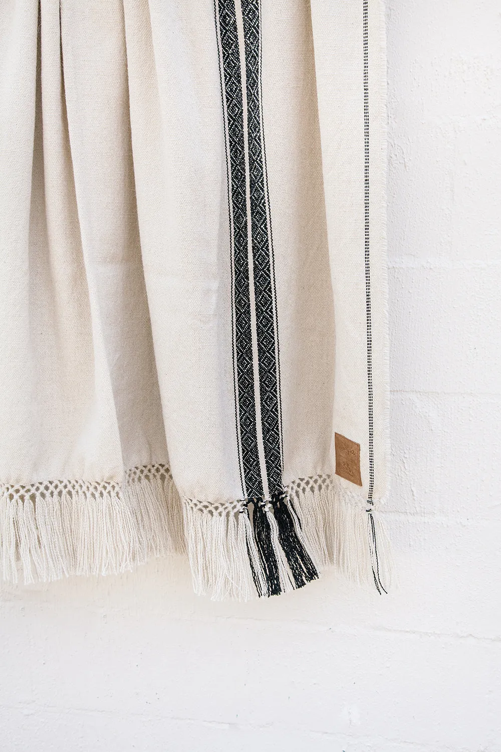 Andes Throw | Black on White