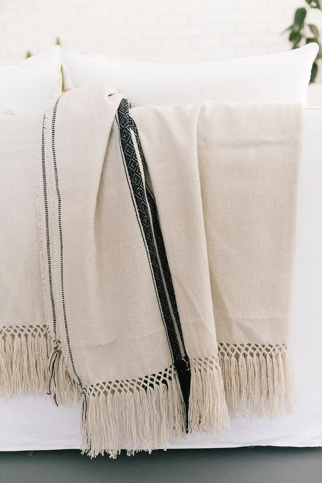 Andes Throw | Black on White