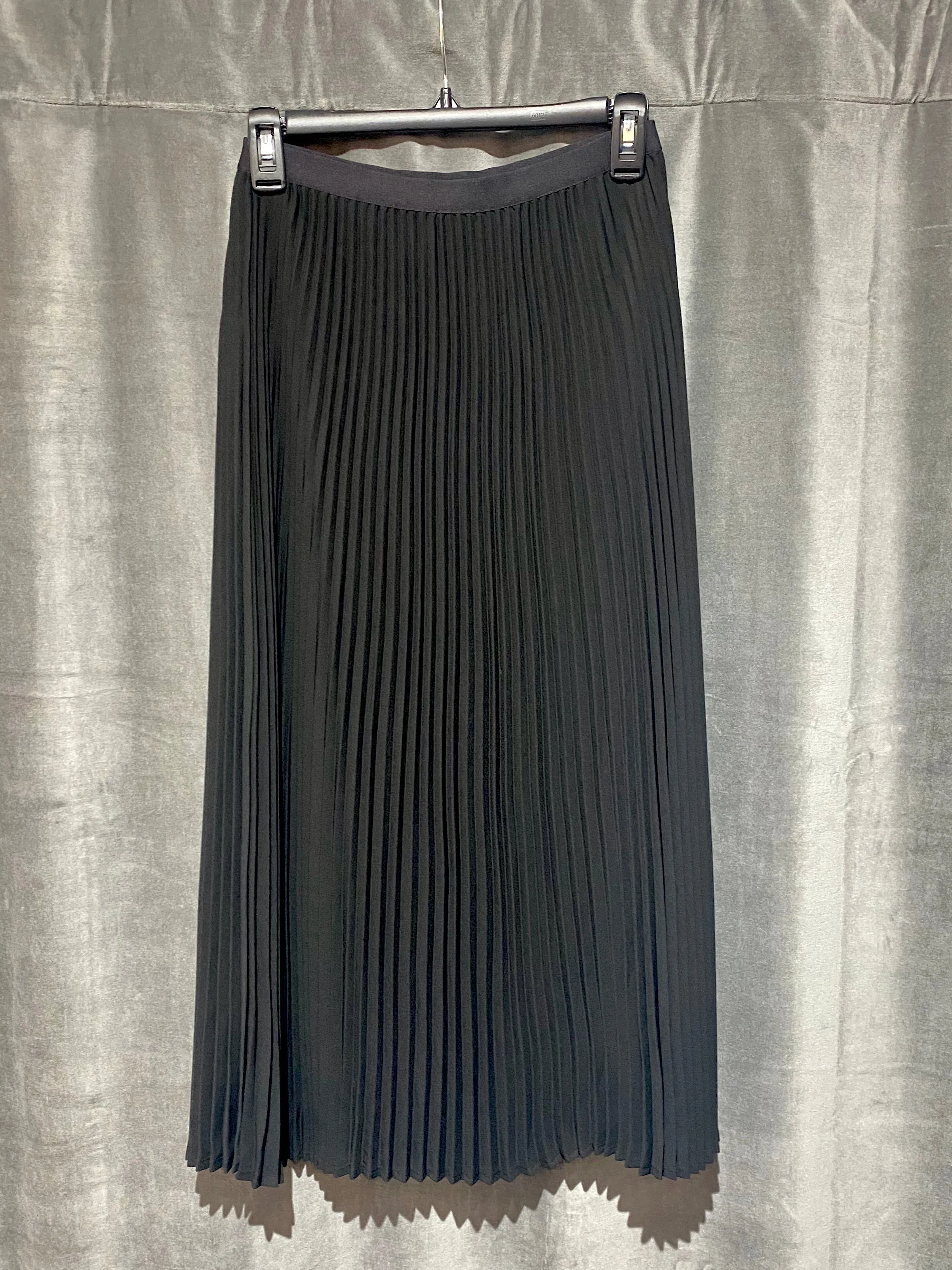Babaton Black Pleated Ankle Length Skirt Elastic Waistband