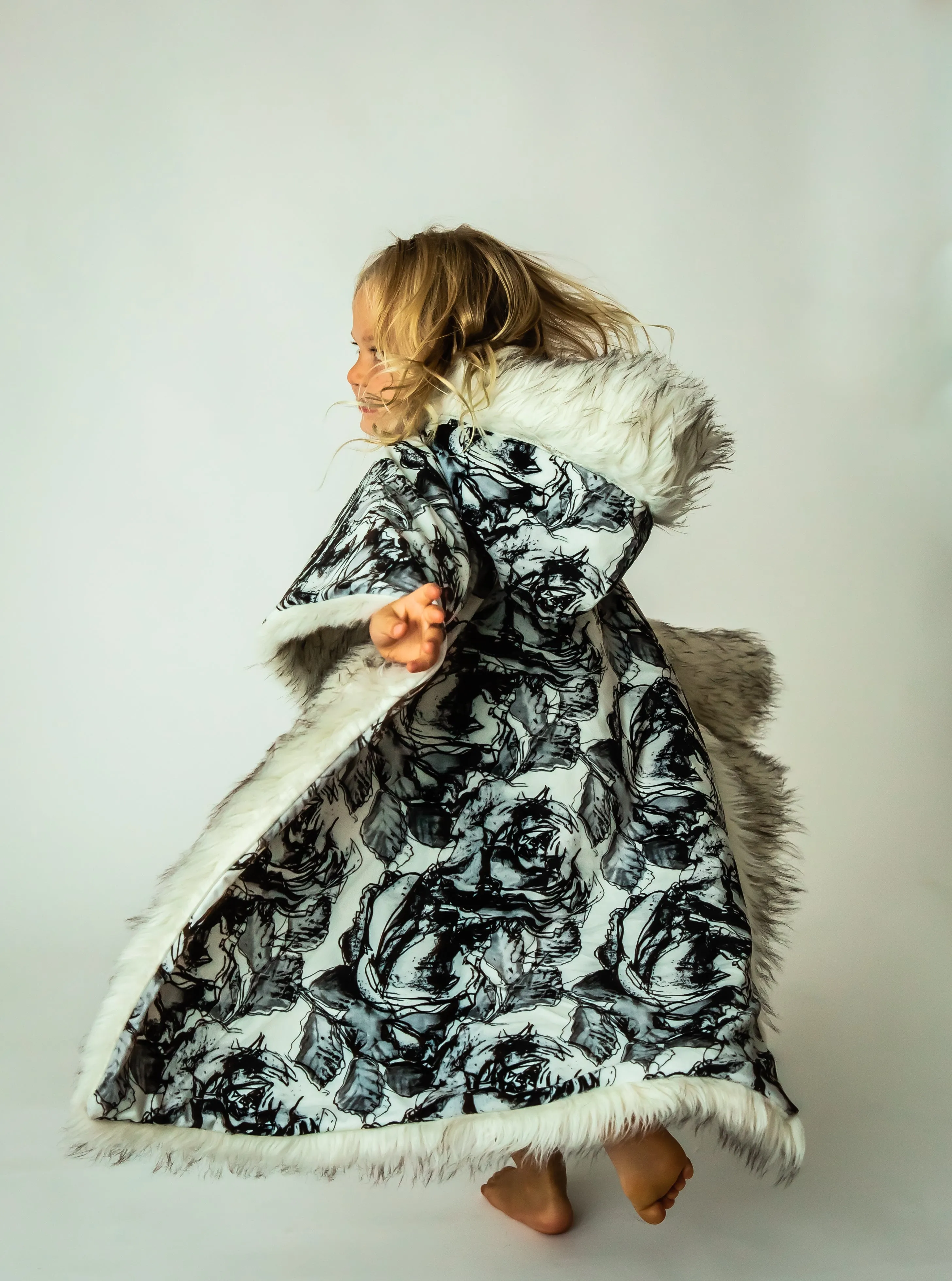 Car Seat Poncho Faux Fur and Flowers with Pocket