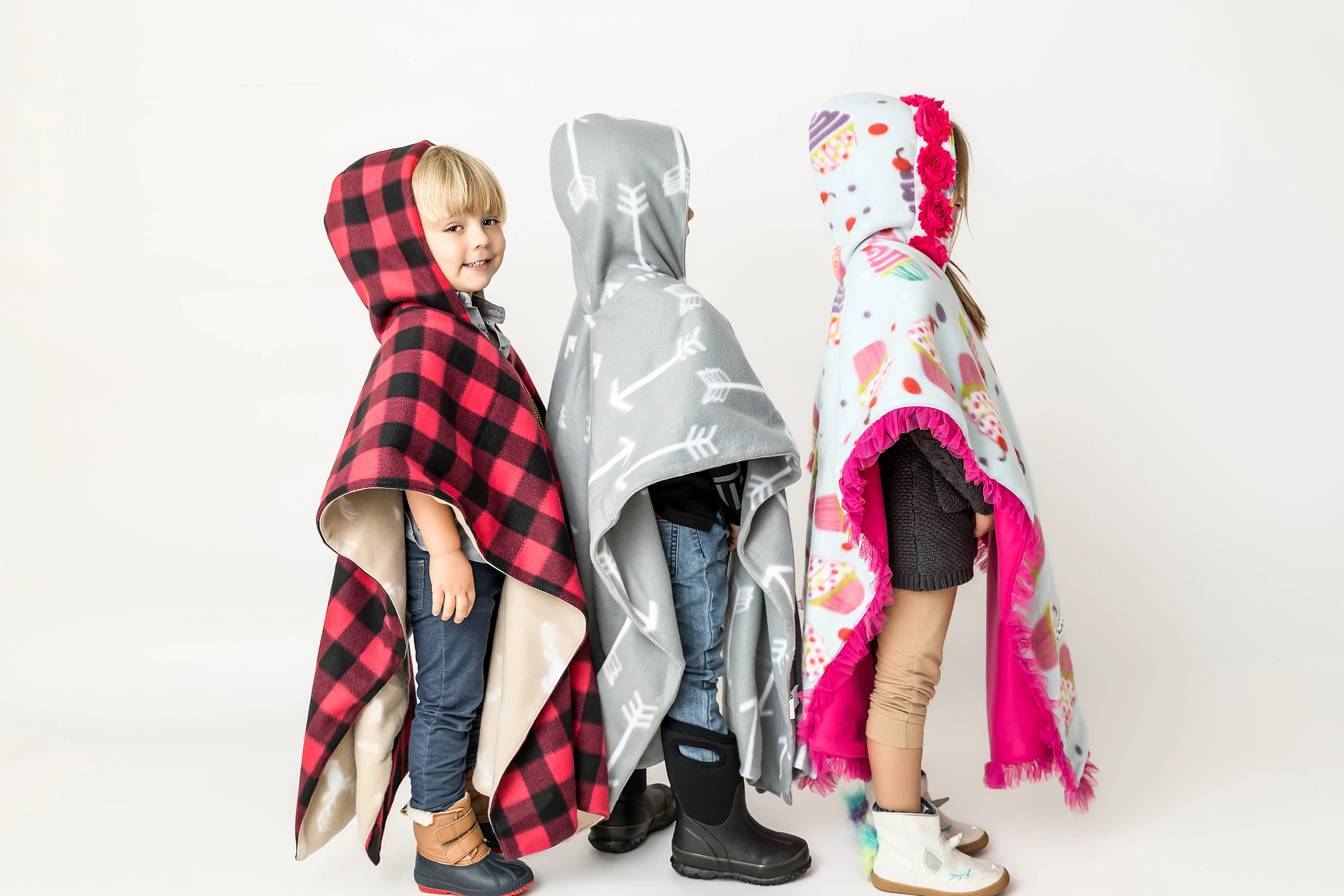 Car Seat Poncho - Gray Arrow