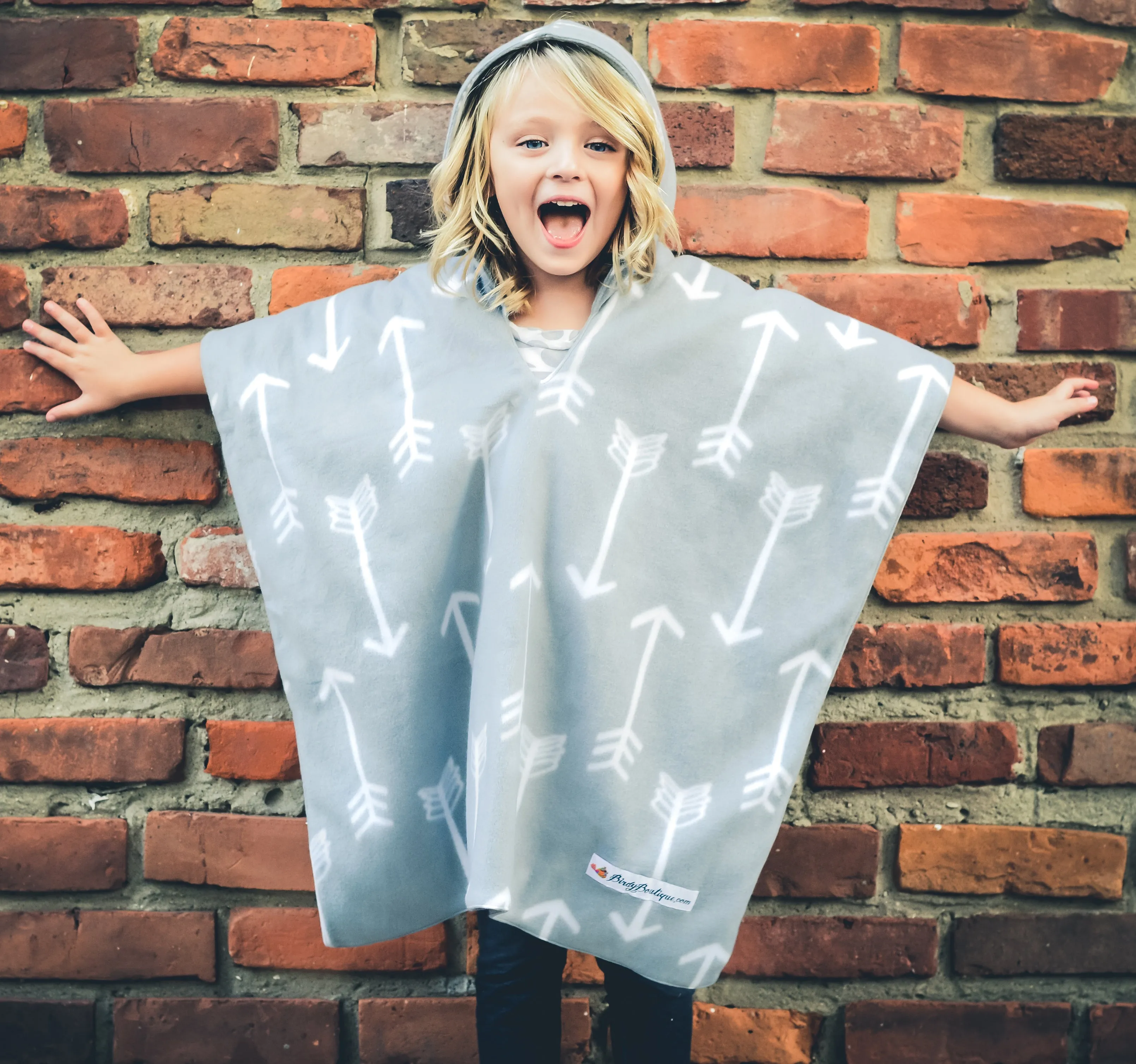 Car Seat Poncho - Gray Arrow