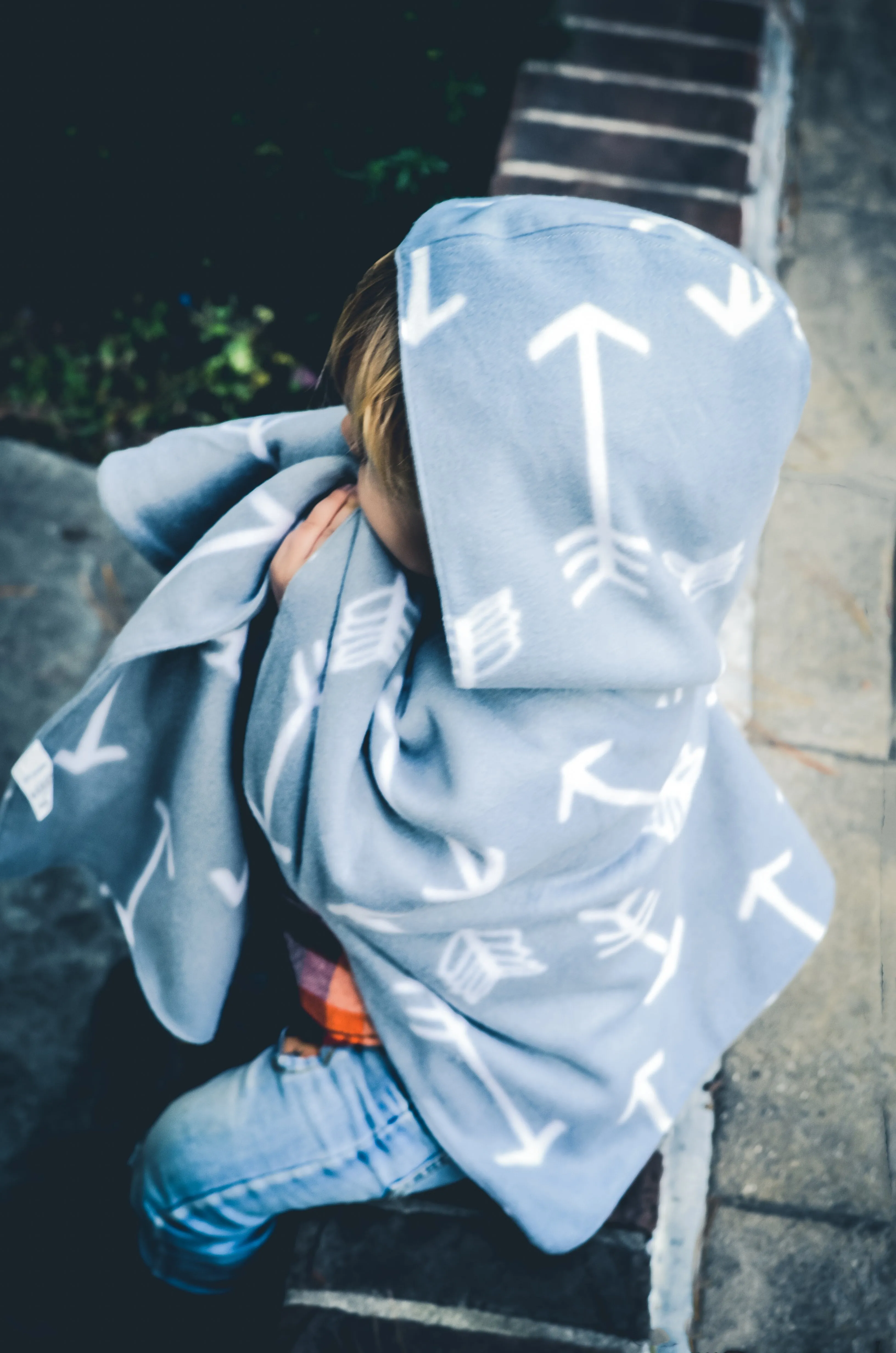 Car Seat Poncho - Gray Arrow