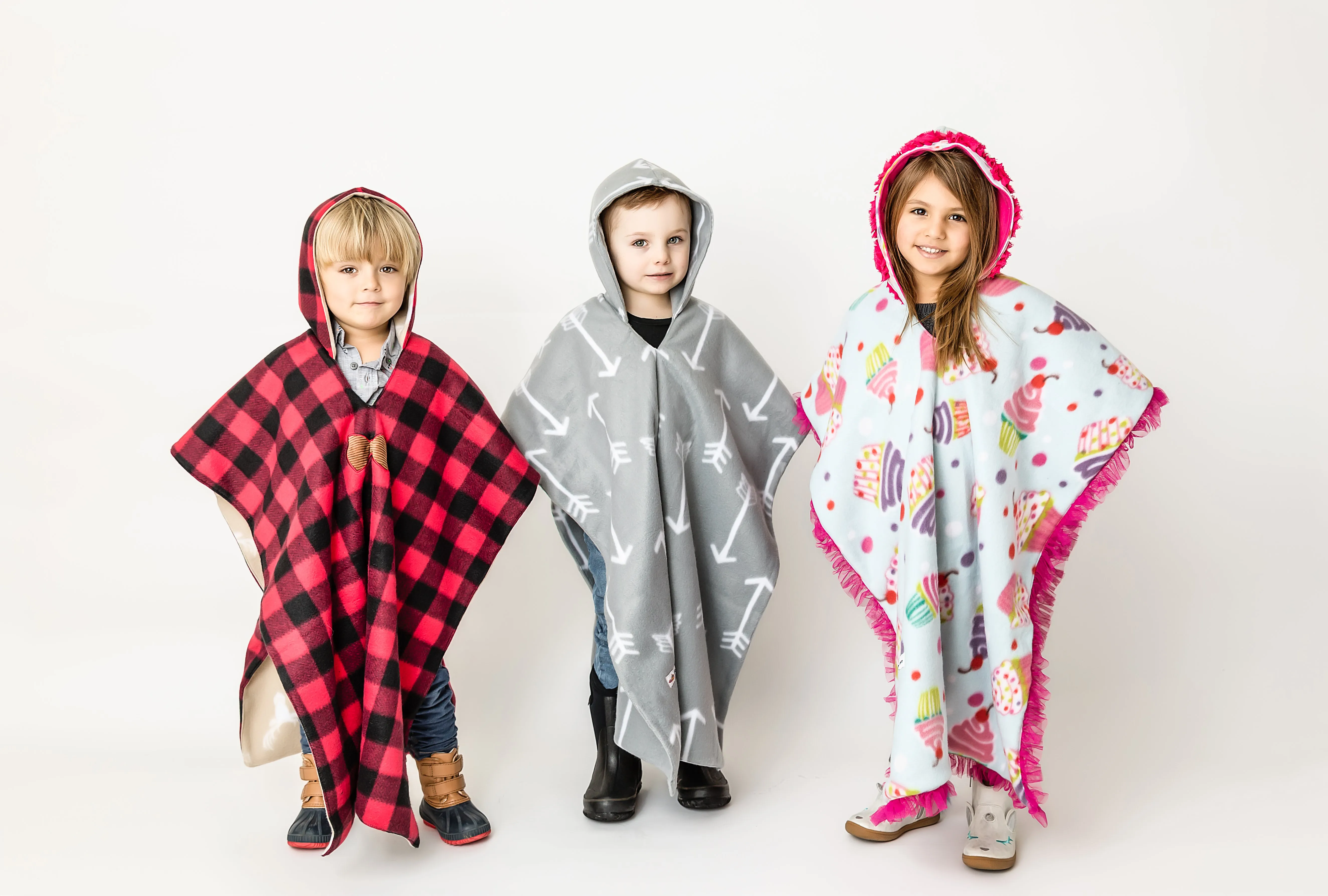 Car Seat Poncho - Gray Arrow