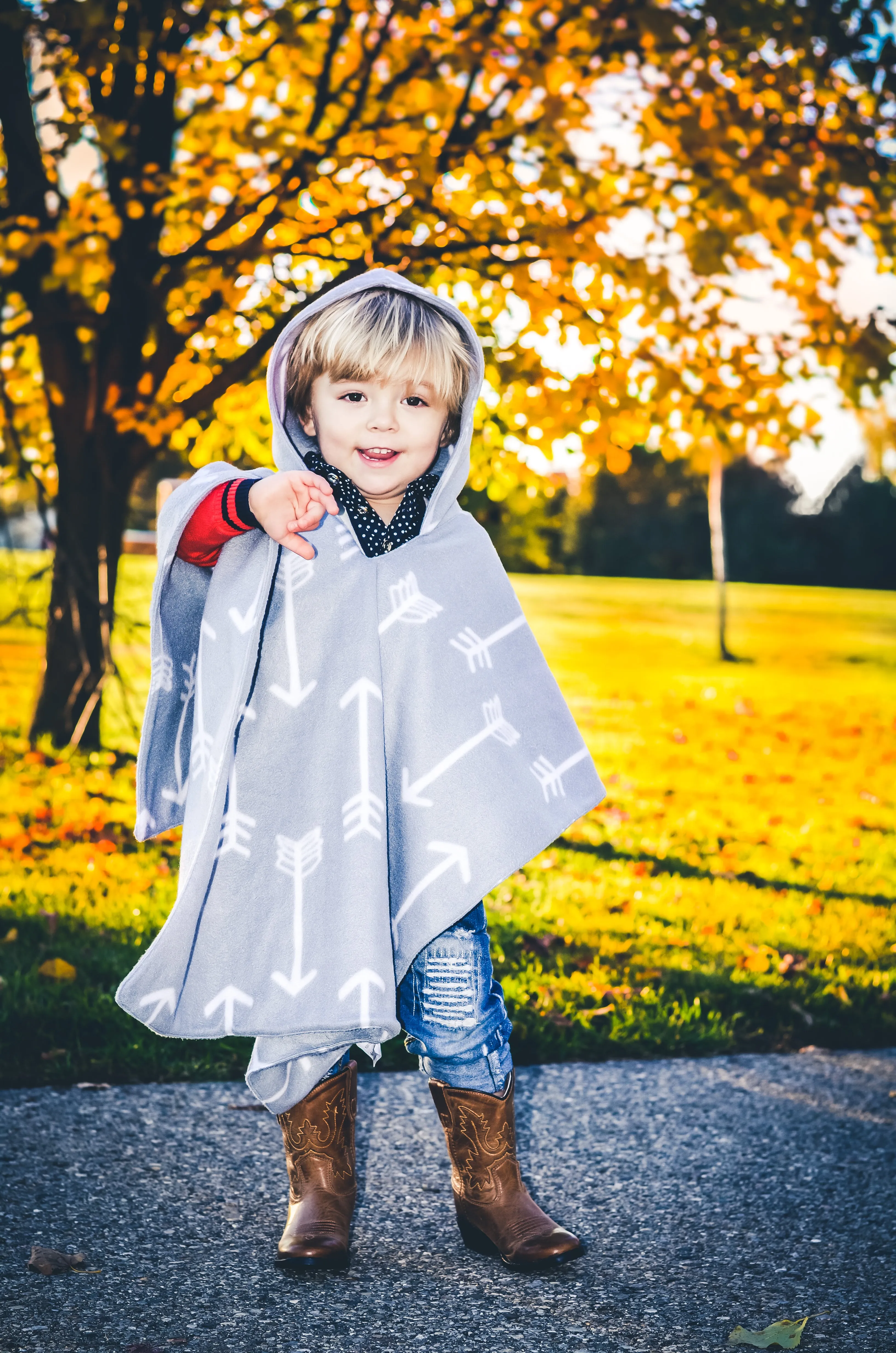 Car Seat Poncho - Gray Arrow