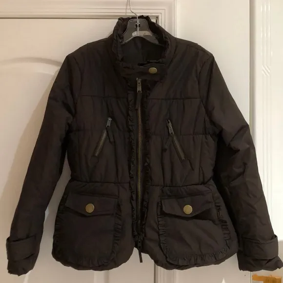 Cashe Luxe L brown puffer jacket worn once ruffles