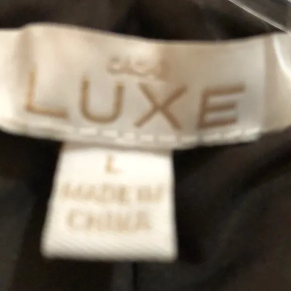 Cashe Luxe L brown puffer jacket worn once ruffles