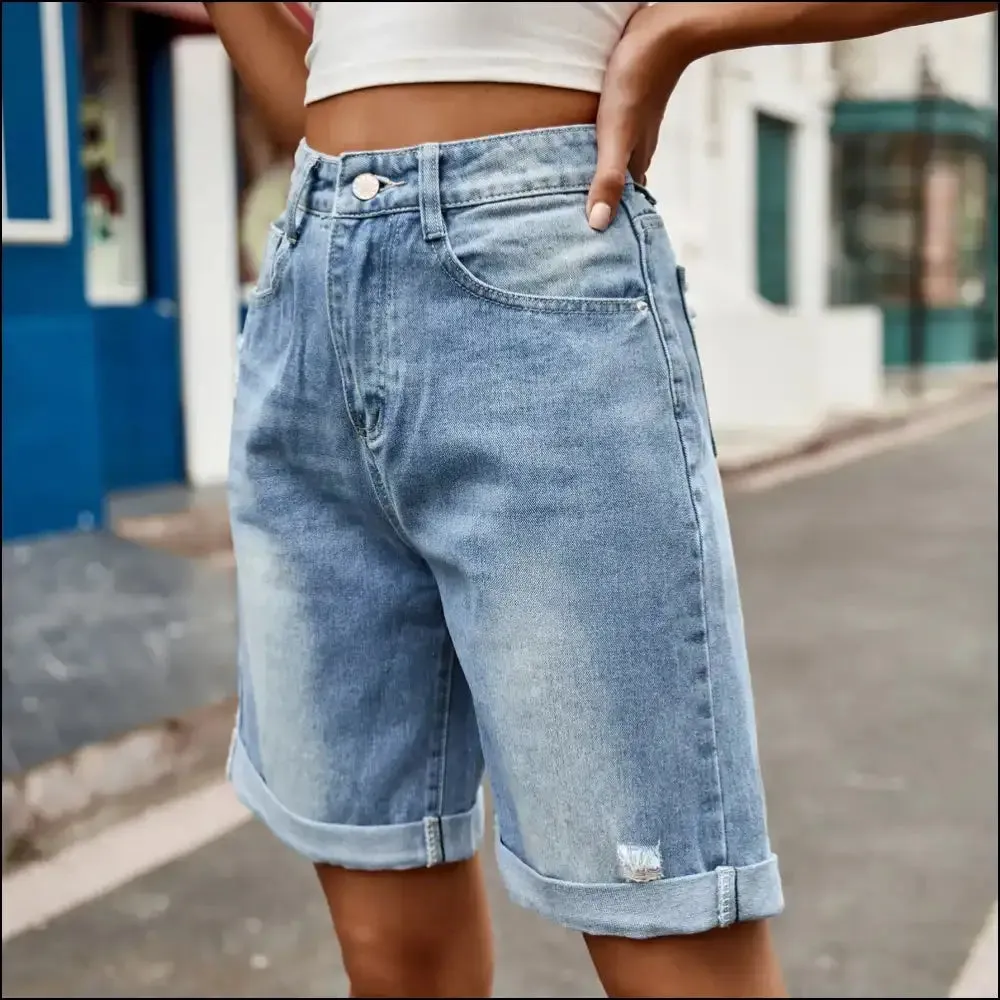 Chic Distressed Buttoned Denim Shorts: Because Pockets are your Real Bff! 😂👖