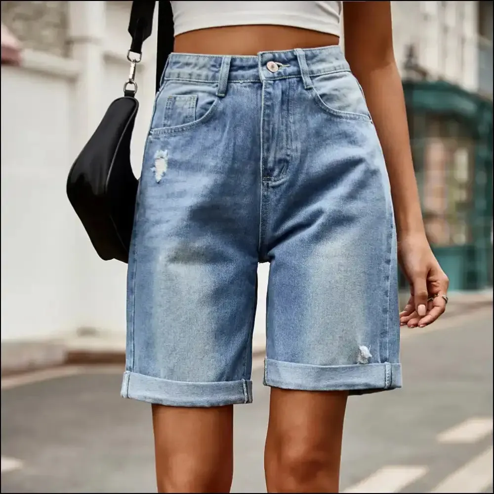 Chic Distressed Buttoned Denim Shorts: Because Pockets are your Real Bff! 😂👖