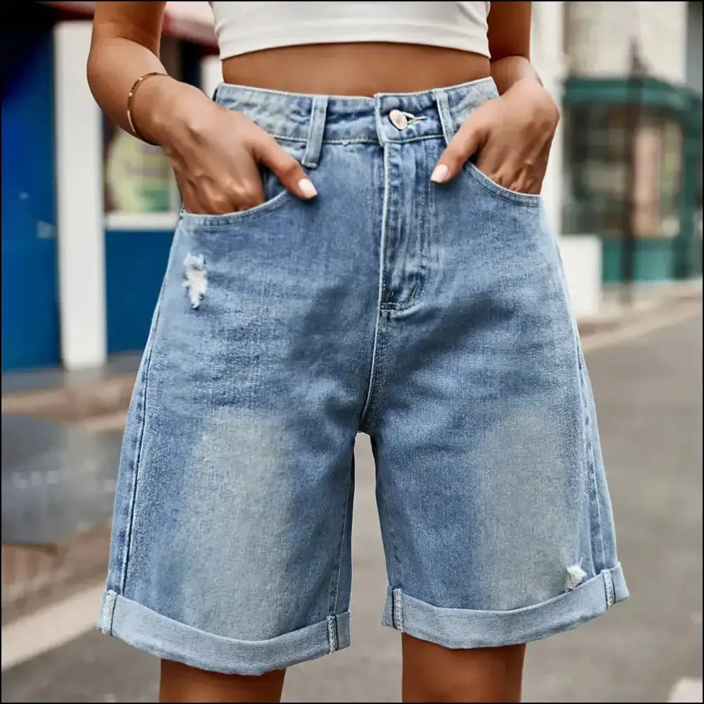 Chic Distressed Buttoned Denim Shorts: Because Pockets are your Real Bff! 😂👖