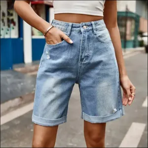 Chic Distressed Buttoned Denim Shorts: Because Pockets are your Real Bff! 😂👖