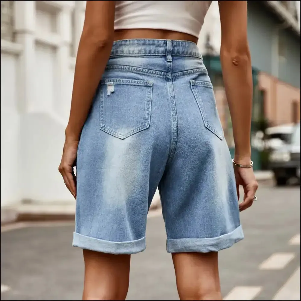 Chic Distressed Buttoned Denim Shorts: Because Pockets are your Real Bff! 😂👖