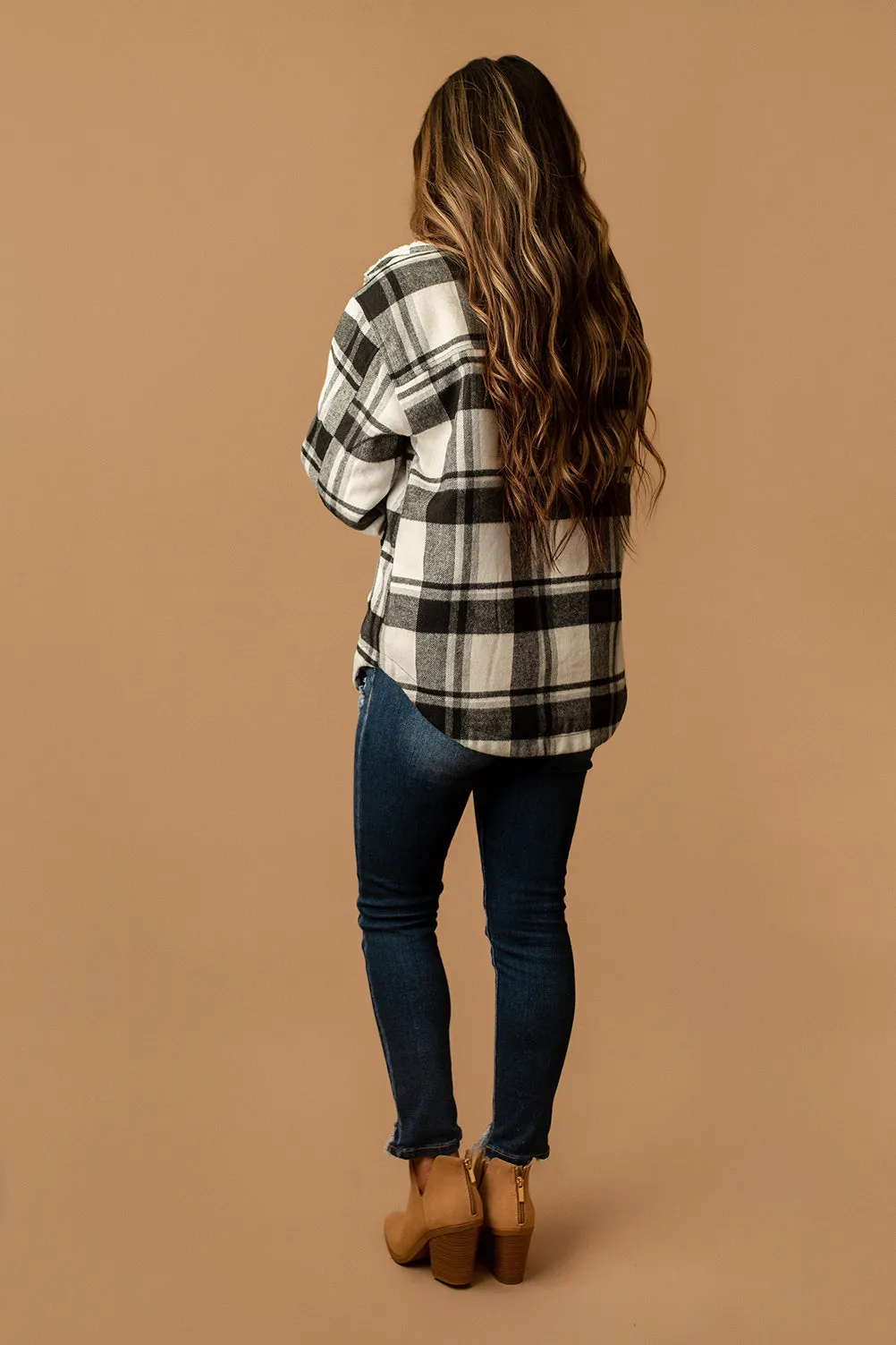 Conway Sherpa Lined Plaid Shacket (Black   White)