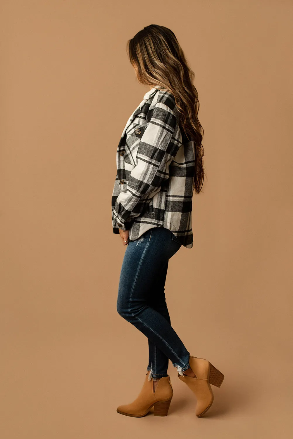 Conway Sherpa Lined Plaid Shacket (Black   White)