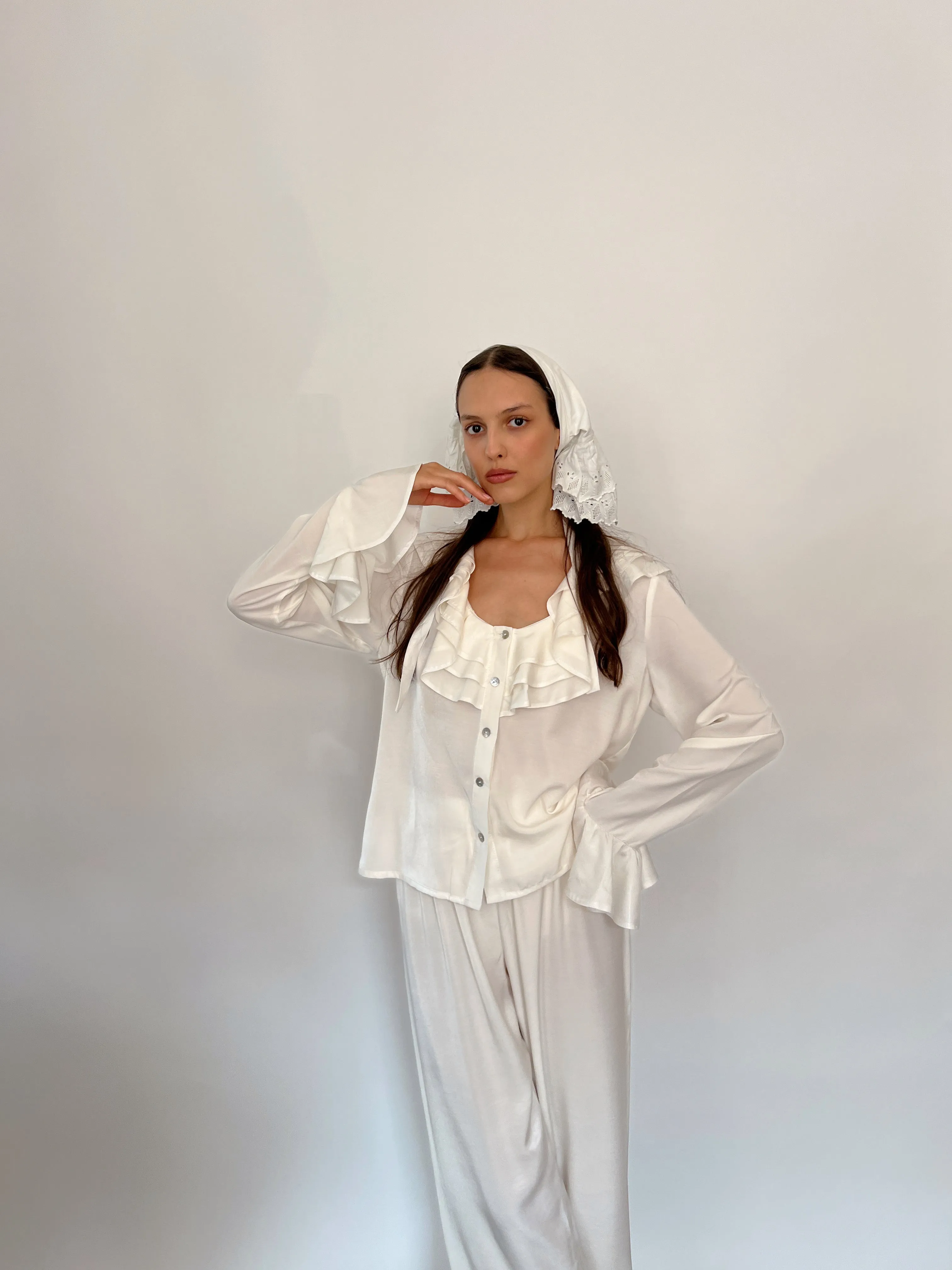 Cream mother of pearl set
