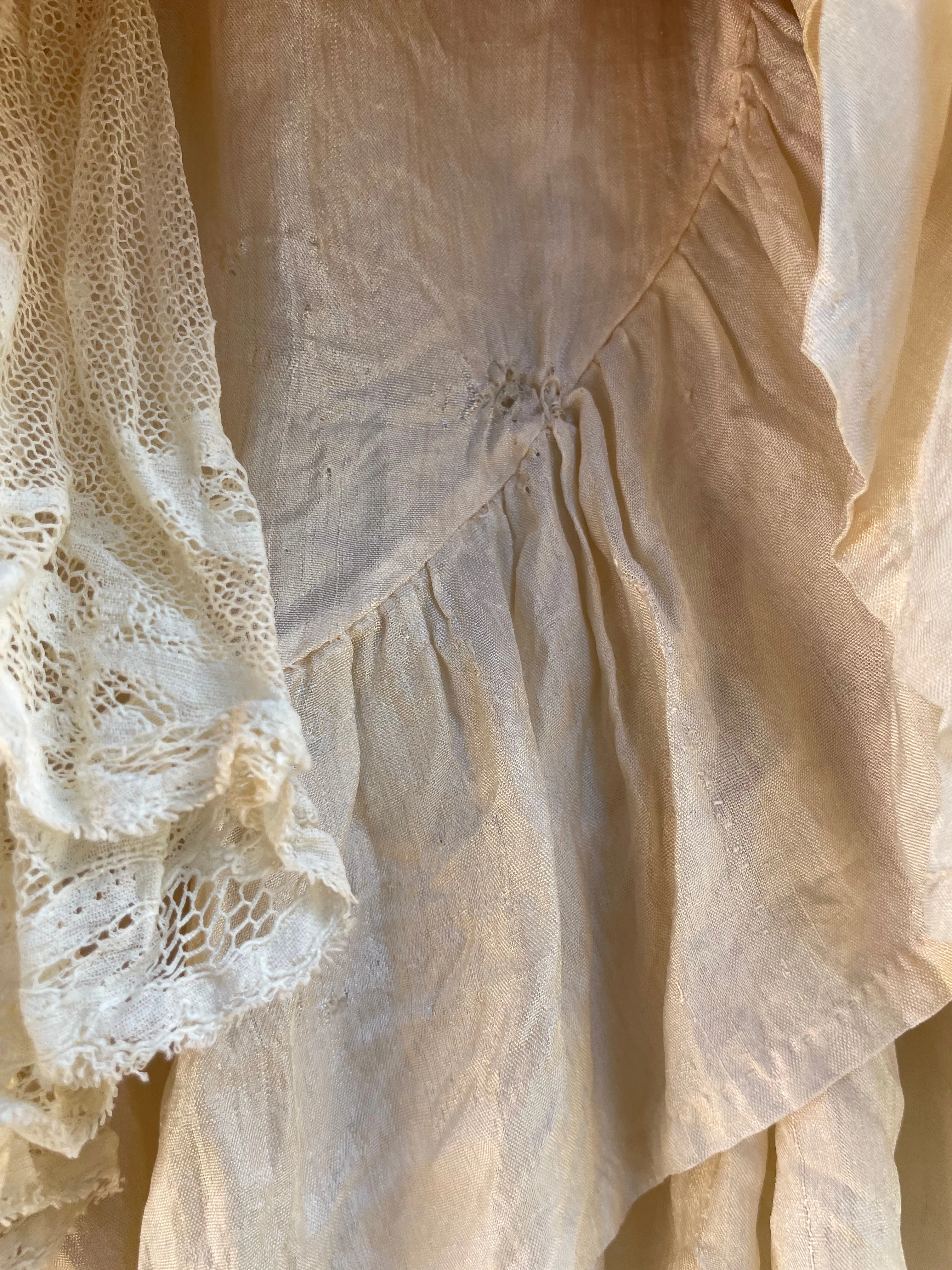 Edwardian 1910s Ruffled Lace Boudoir Jacket