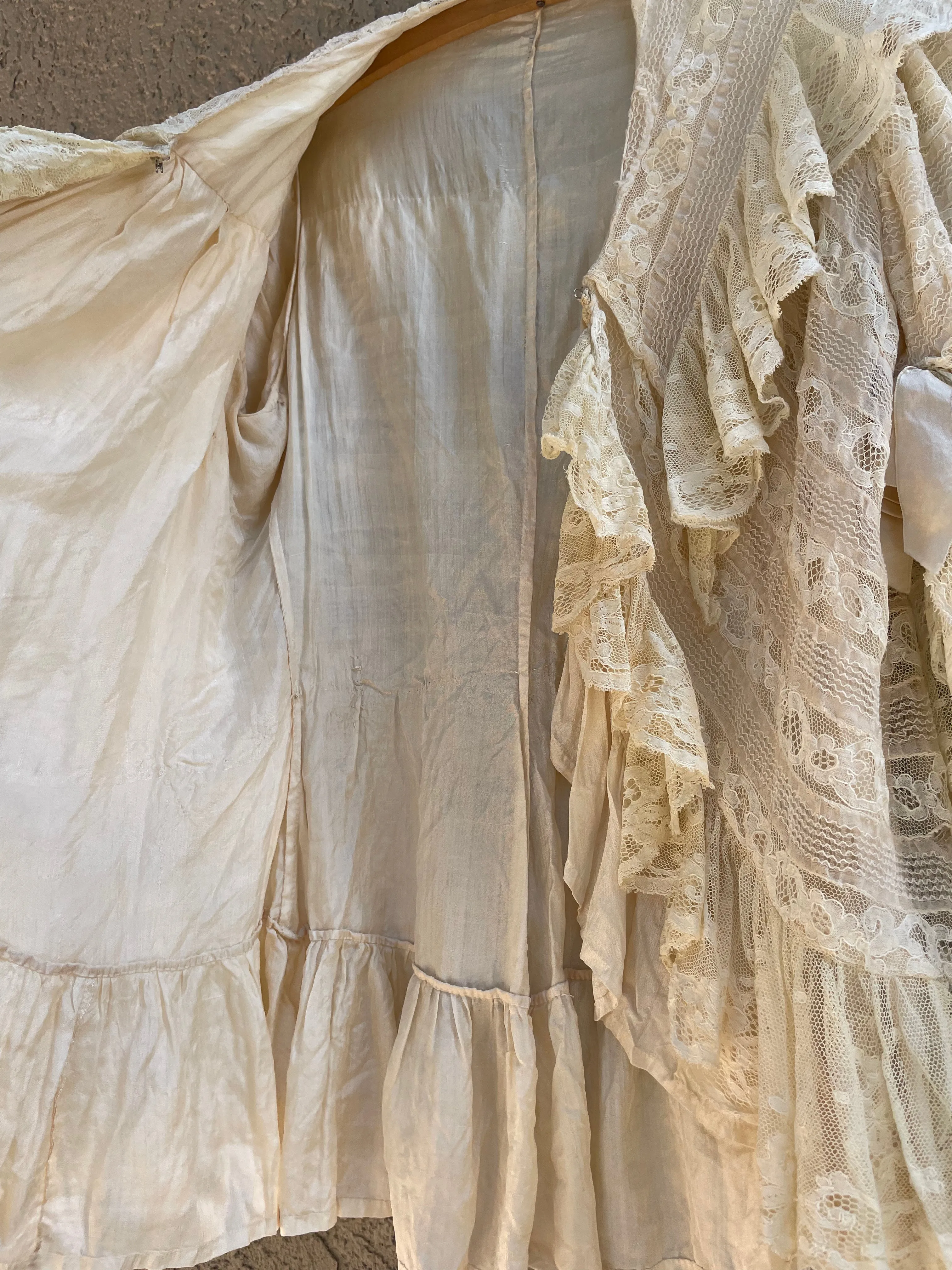 Edwardian 1910s Ruffled Lace Boudoir Jacket