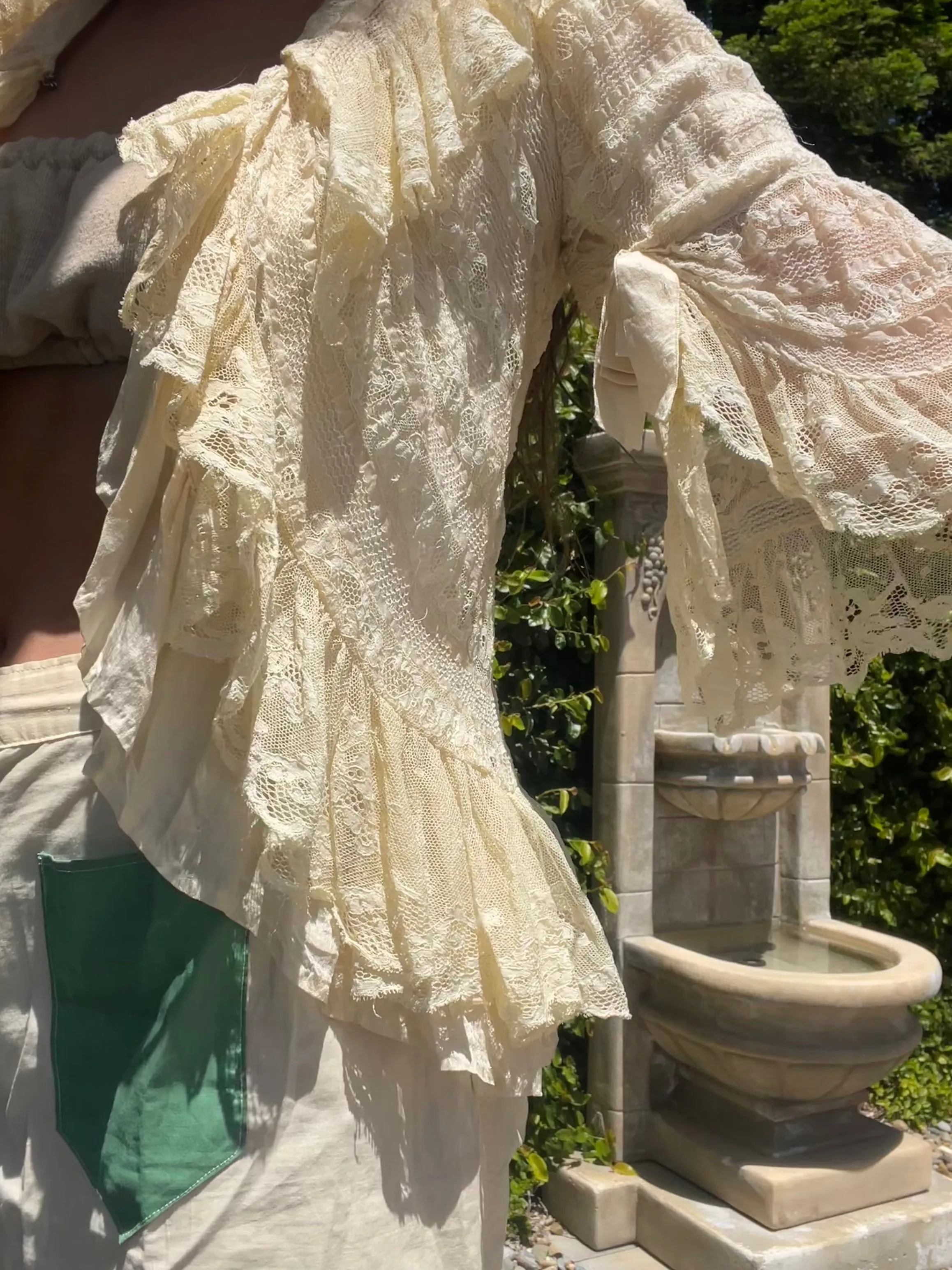 Edwardian 1910s Ruffled Lace Boudoir Jacket