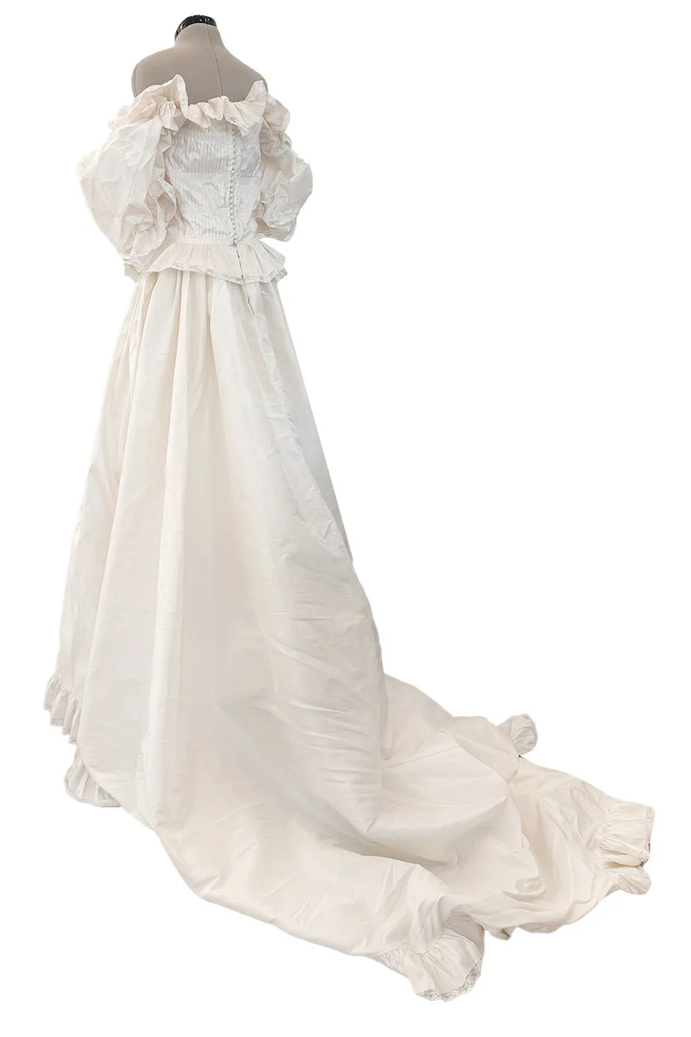 Fairy Tale 1980s Oscar de la Renta Ivory Silk Ruffled Of Shoulder Princess Wedding Dress w Trained Skirt
