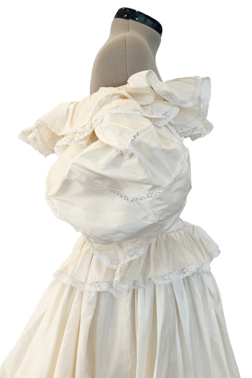 Fairy Tale 1980s Oscar de la Renta Ivory Silk Ruffled Of Shoulder Princess Wedding Dress w Trained Skirt