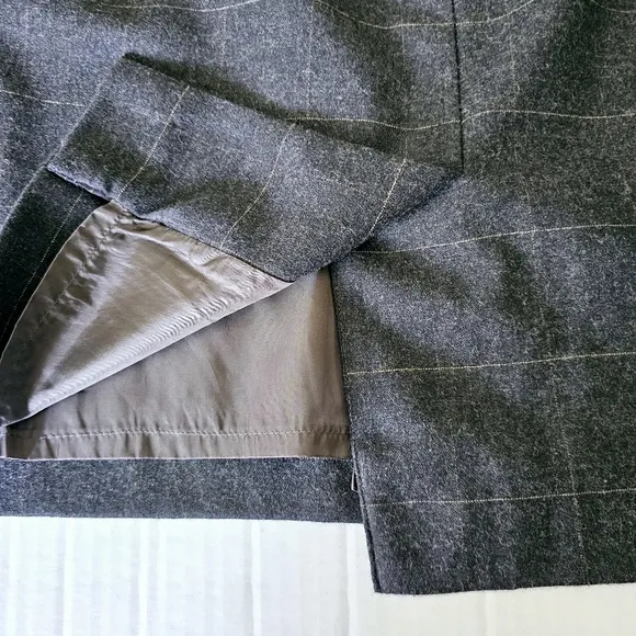 Giorgio Armani Collezioni gray plaid pencil skirt size 10 wool blend lined