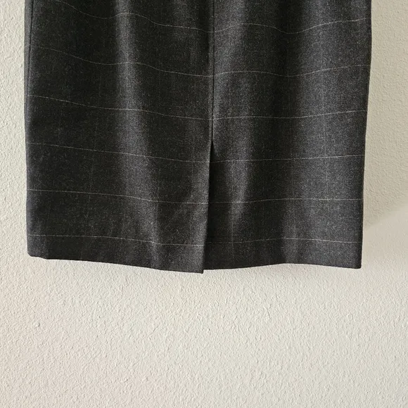 Giorgio Armani Collezioni gray plaid pencil skirt size 10 wool blend lined