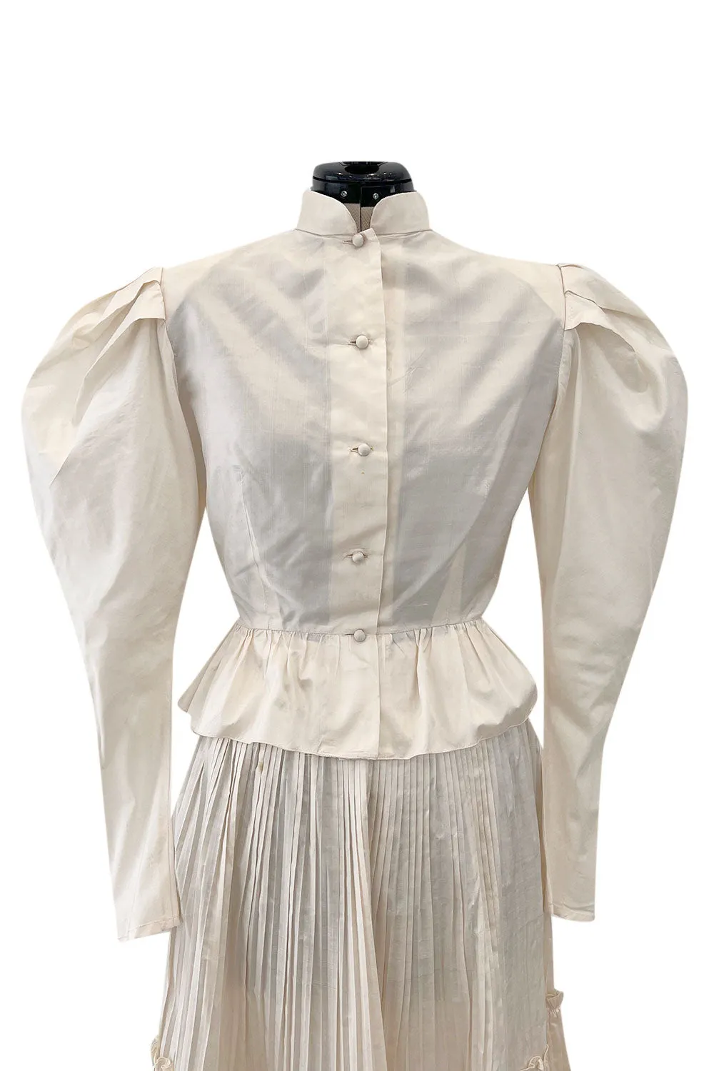 Gorgoeus Early 1980s Vicky Tiel Ivory Silk Pouf Shoulder Button Top & Pleated Skirt Set
