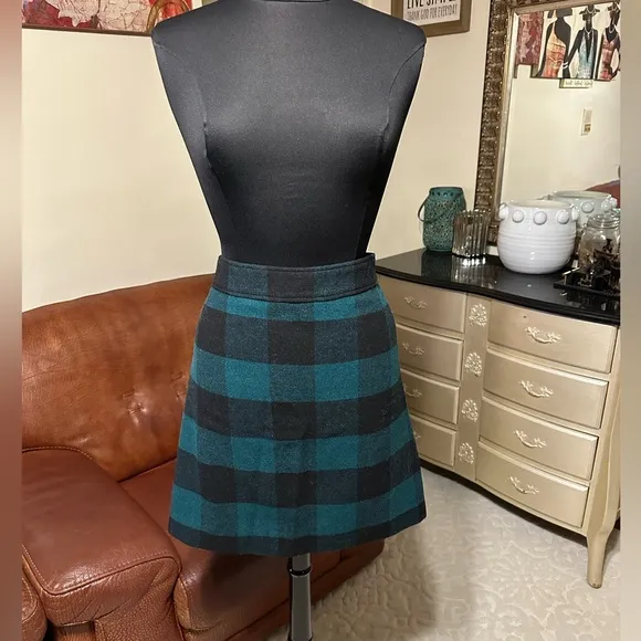 J-CREW BEAUTIFUL 🤩 PLAID PRINT WOOL BLEND WOMEN’S SKIRT SIZE 10 COLORS ANDBLACK