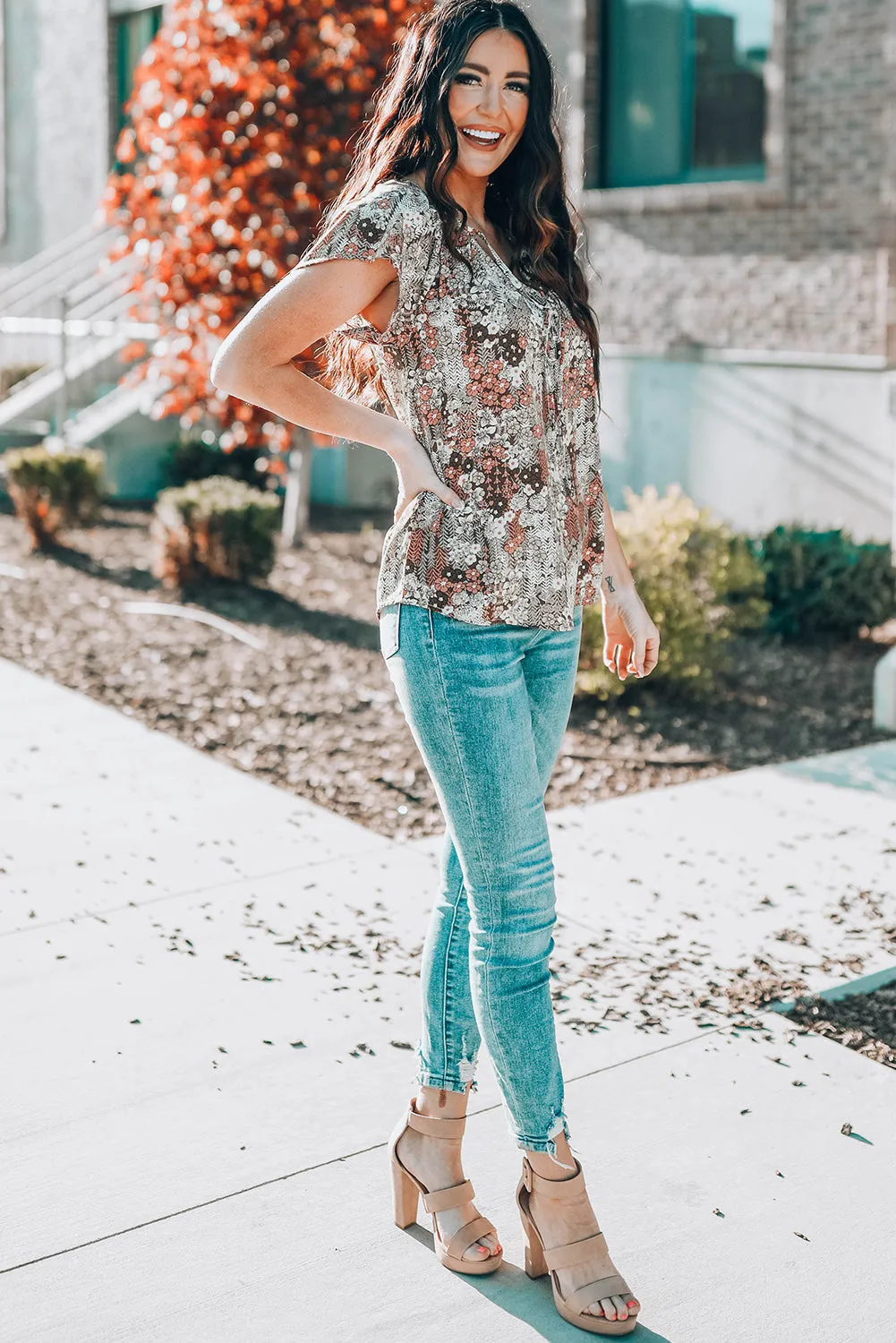 Khaki V-neck Short Sleeve Fashion Print Fantasy Fluttering Blouse