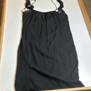 L’AGENCE Black Ruffled Silk Midi Dress C9