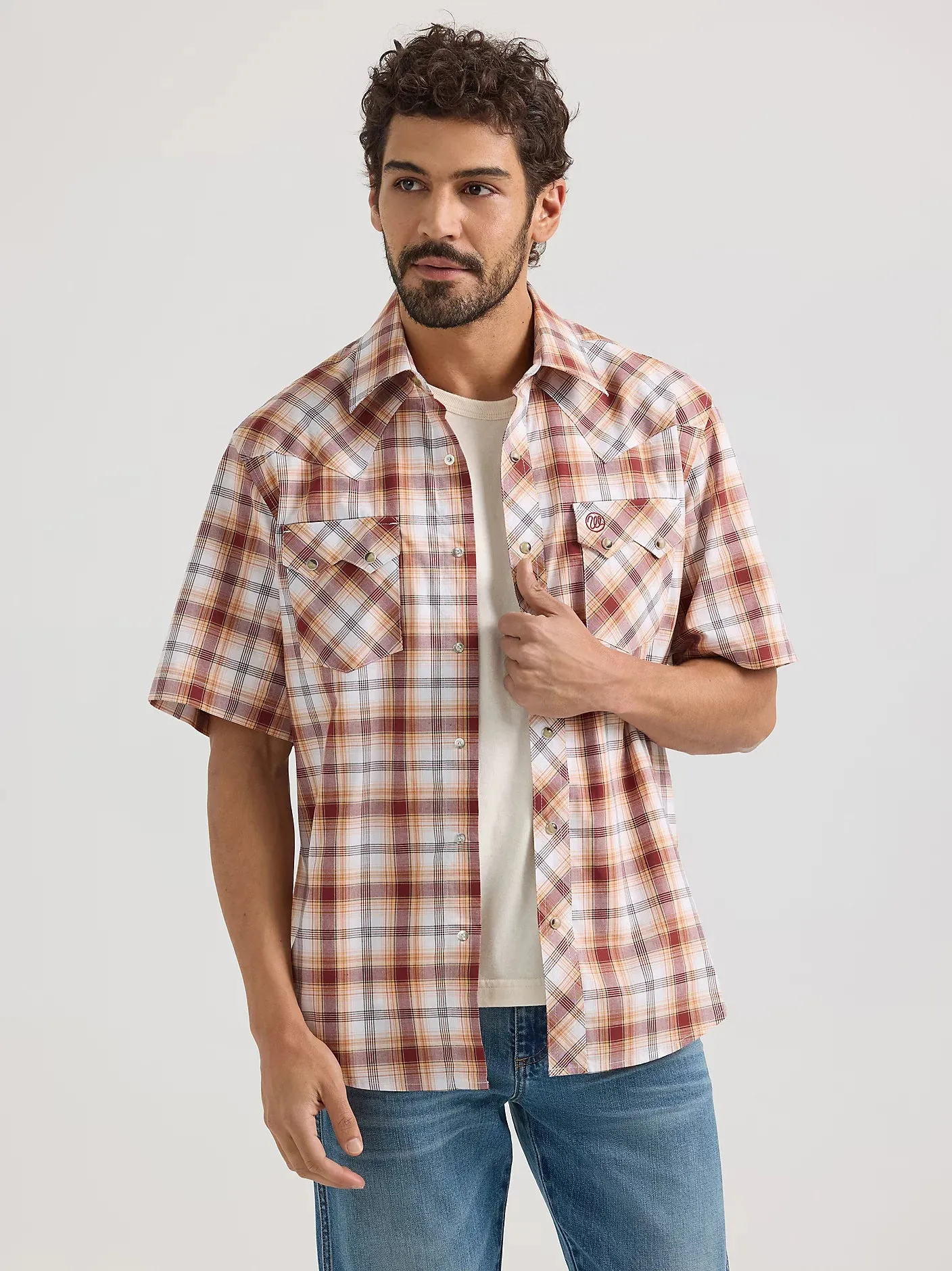 Men's Wrangler Retro® Short Sleeve Sawtooth Pocket Western Snap Shirt