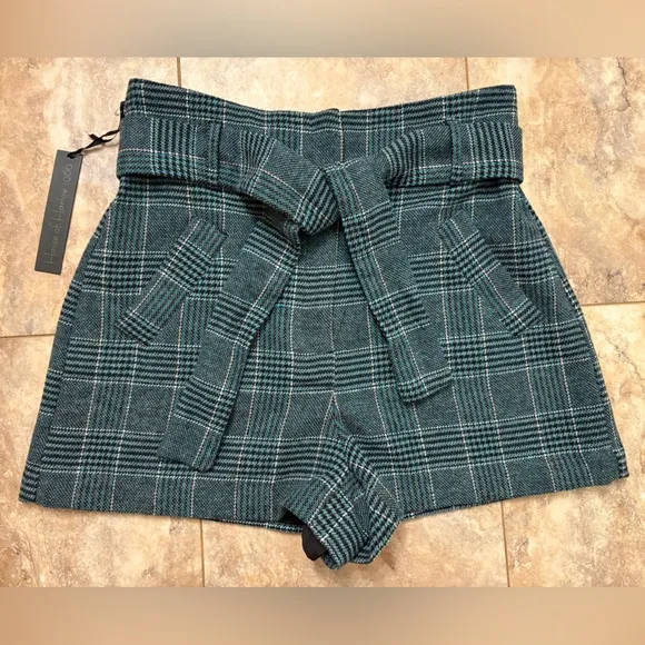 NWT House of Harlow 1960 Super High Waist Wool Belted Green Plaid Shorts Size M