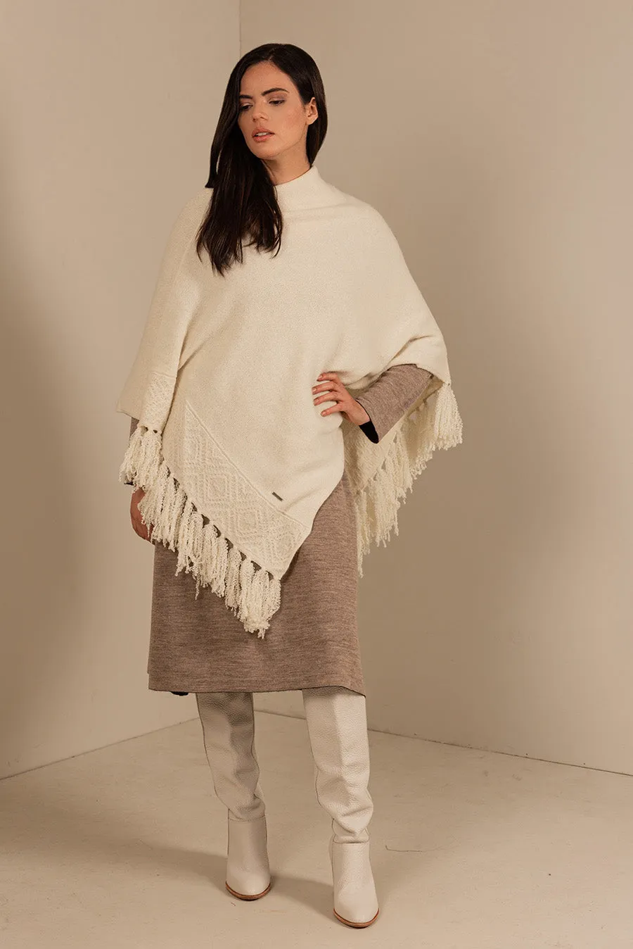 Ofelia Poncho Baby Alpaca Color Ecru