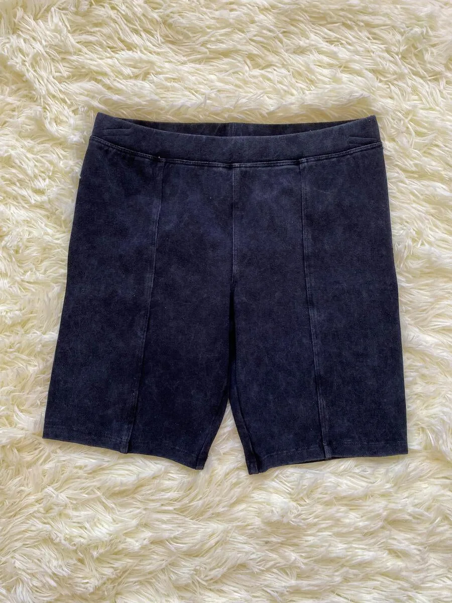 Paper Flower Optic Wash Black Biker Short - Black