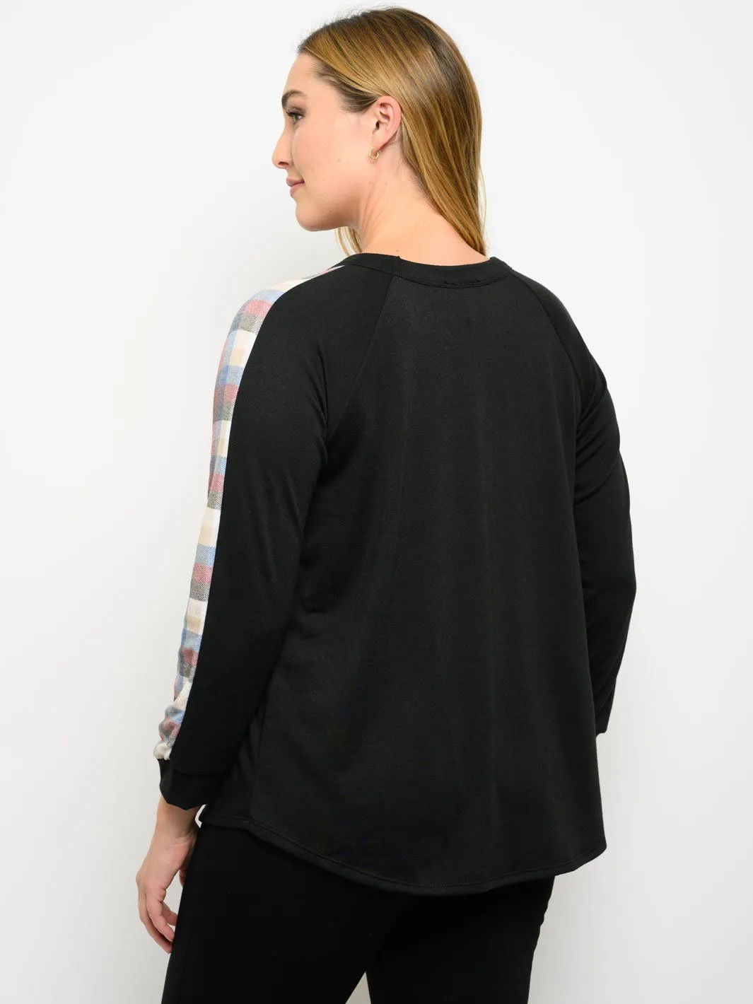 PLUS SIZE PLAID LONG SLEEVE FRONT POCKET TOP