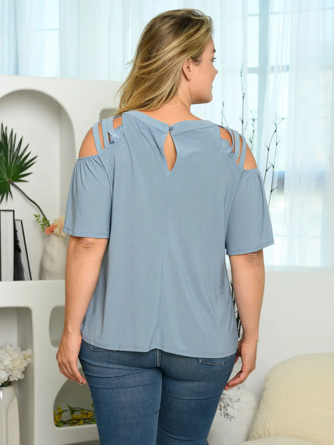 PLUS SIZE SHORT SLEEVE SHOULDER DETAIL TOP