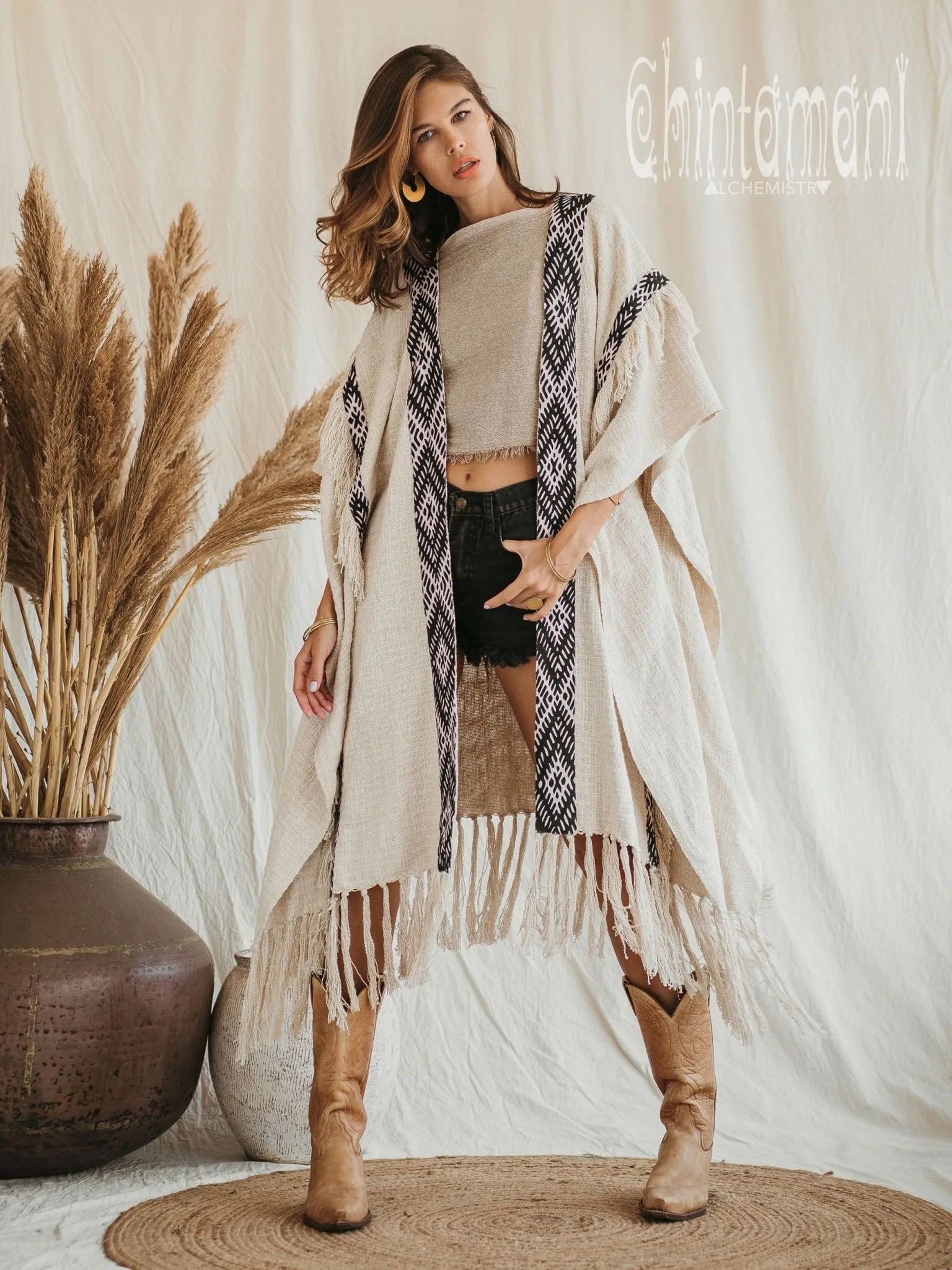 Poncho with tassels and hemp inserts / Off White