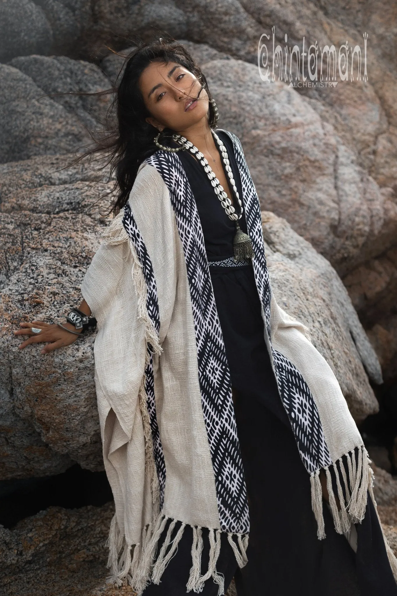 Poncho with tassels and hemp inserts / Off White
