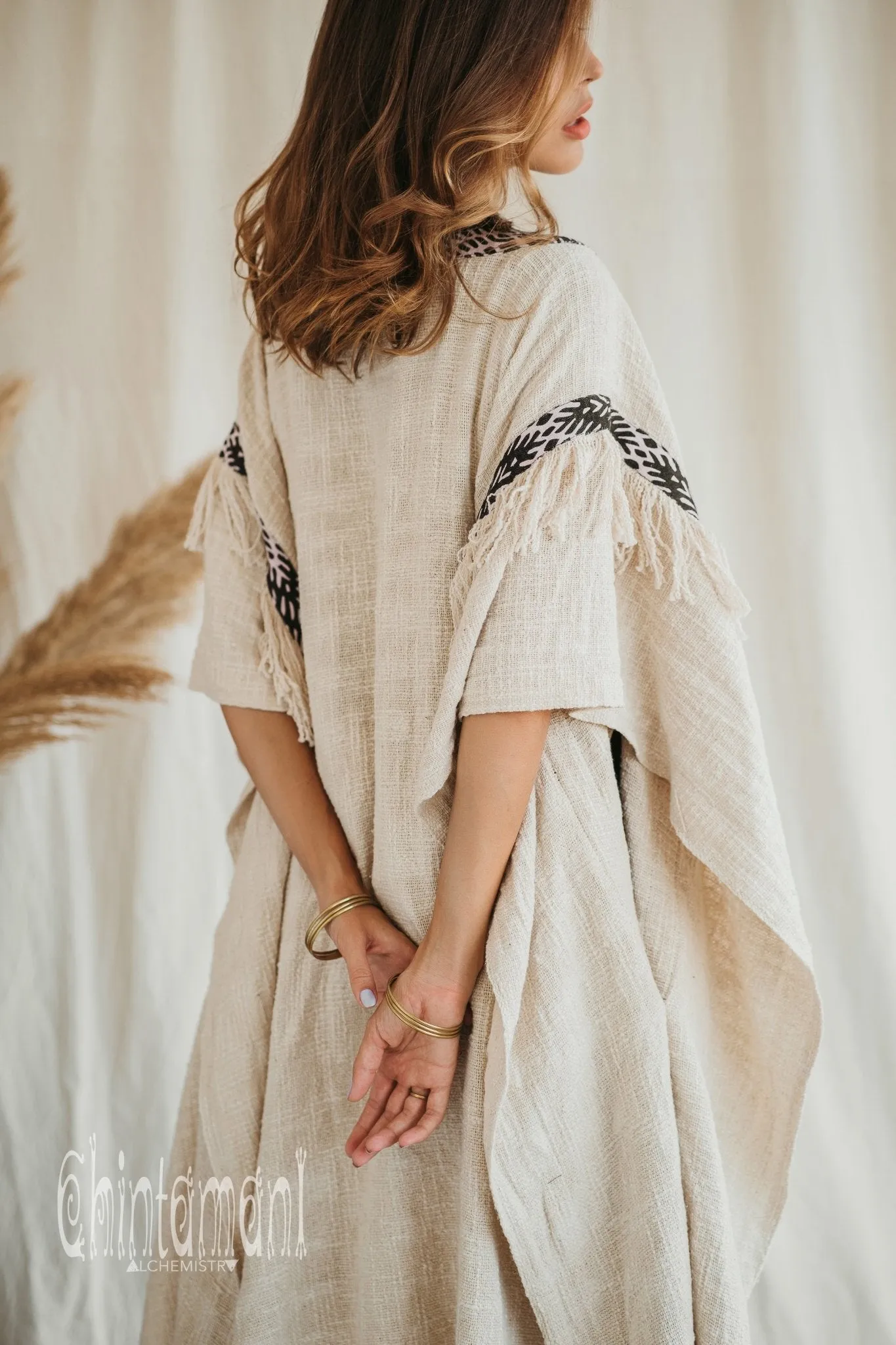 Poncho with tassels and hemp inserts / Off White