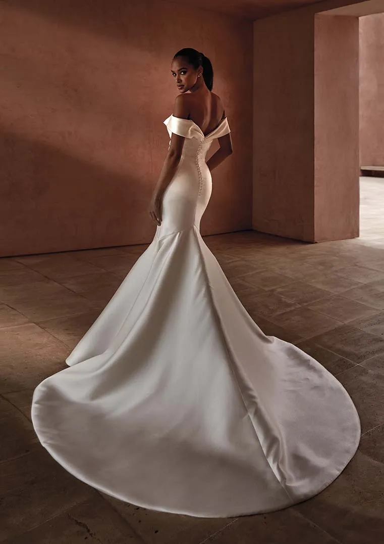 Pronovias: Avonia