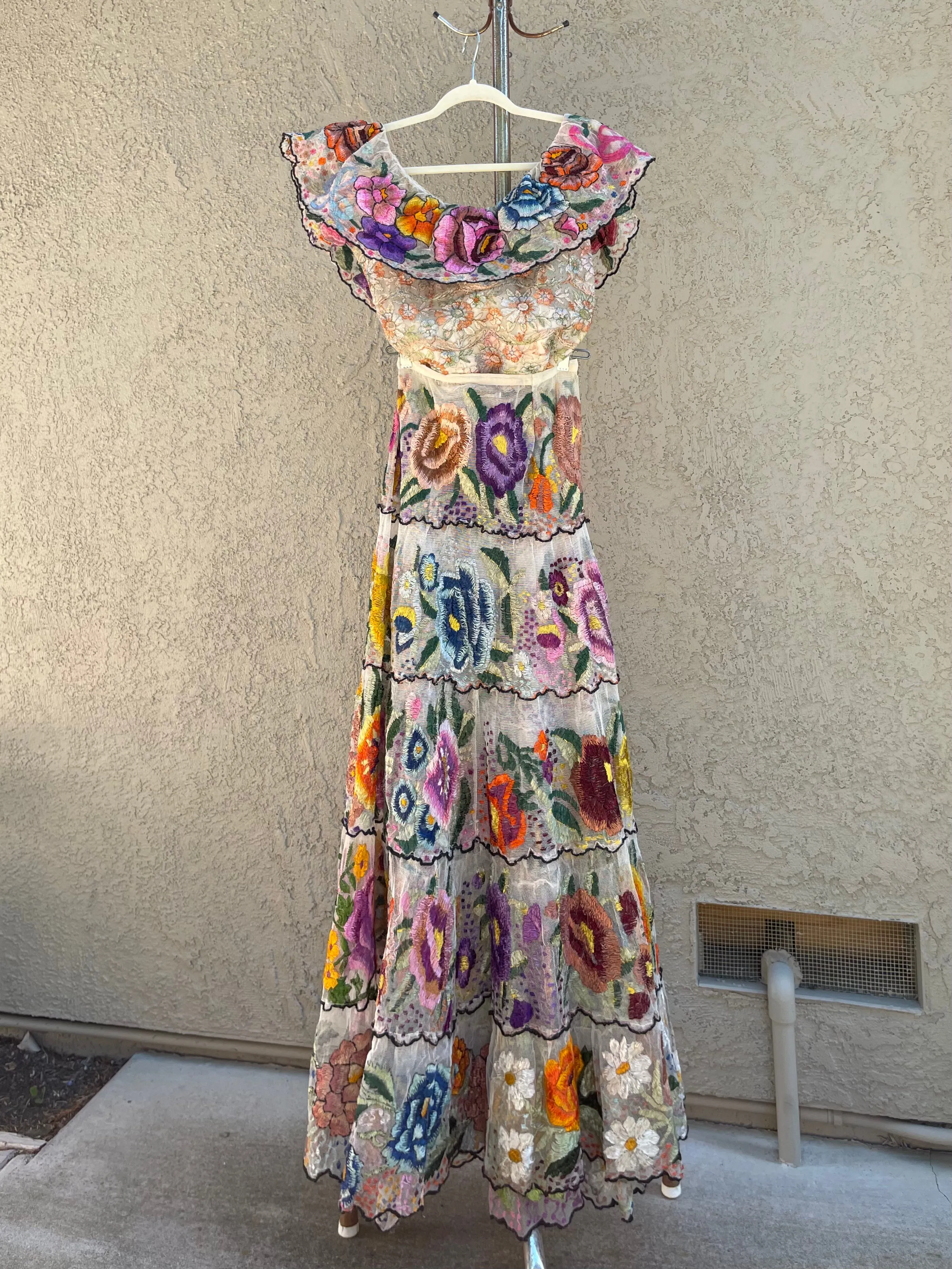 RARE Custom 1930s Chiapas Hand Embroidered Off The Shoulder Mexican Dress Ensemble