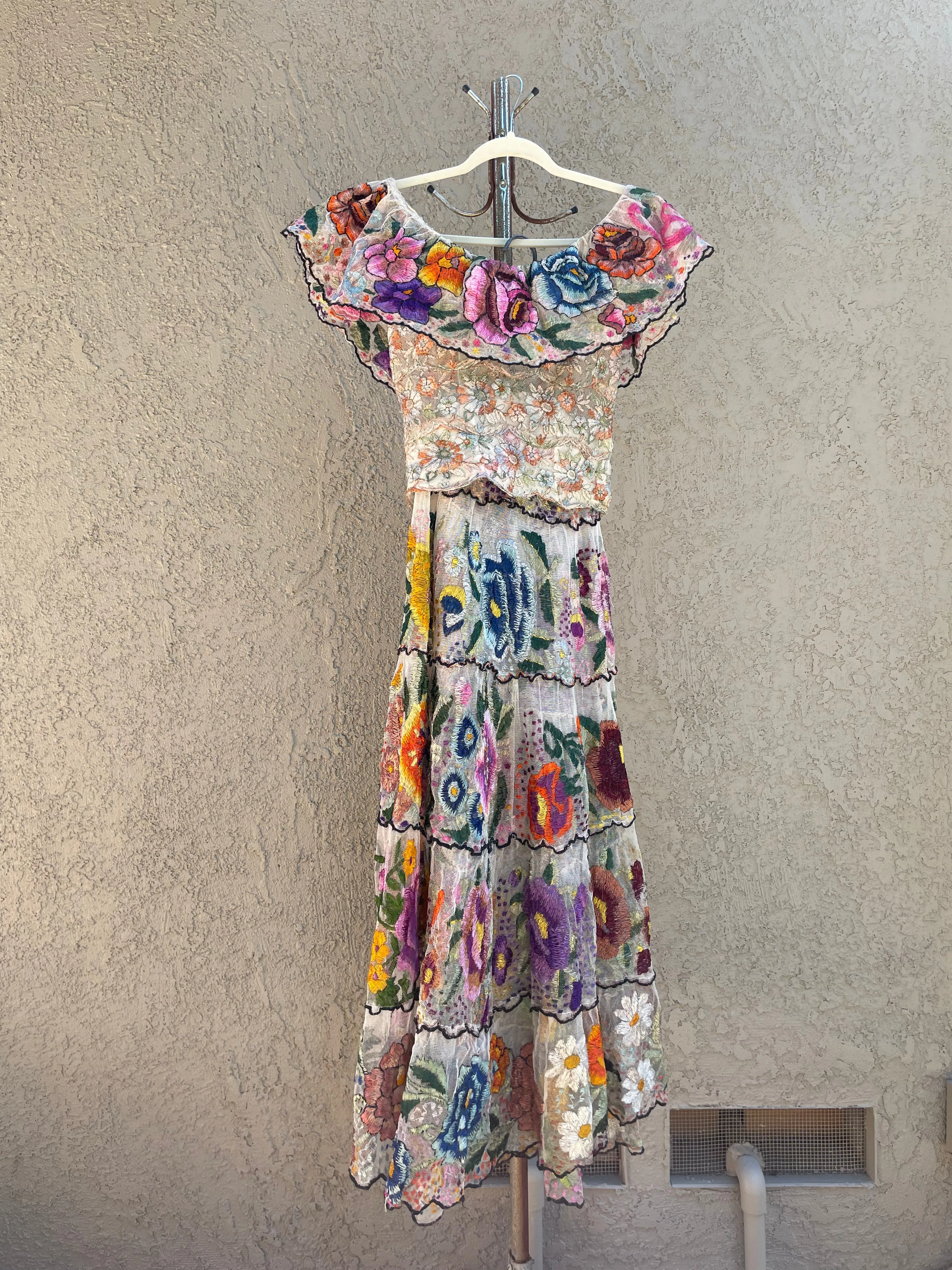 RARE Custom 1930s Chiapas Hand Embroidered Off The Shoulder Mexican Dress Ensemble