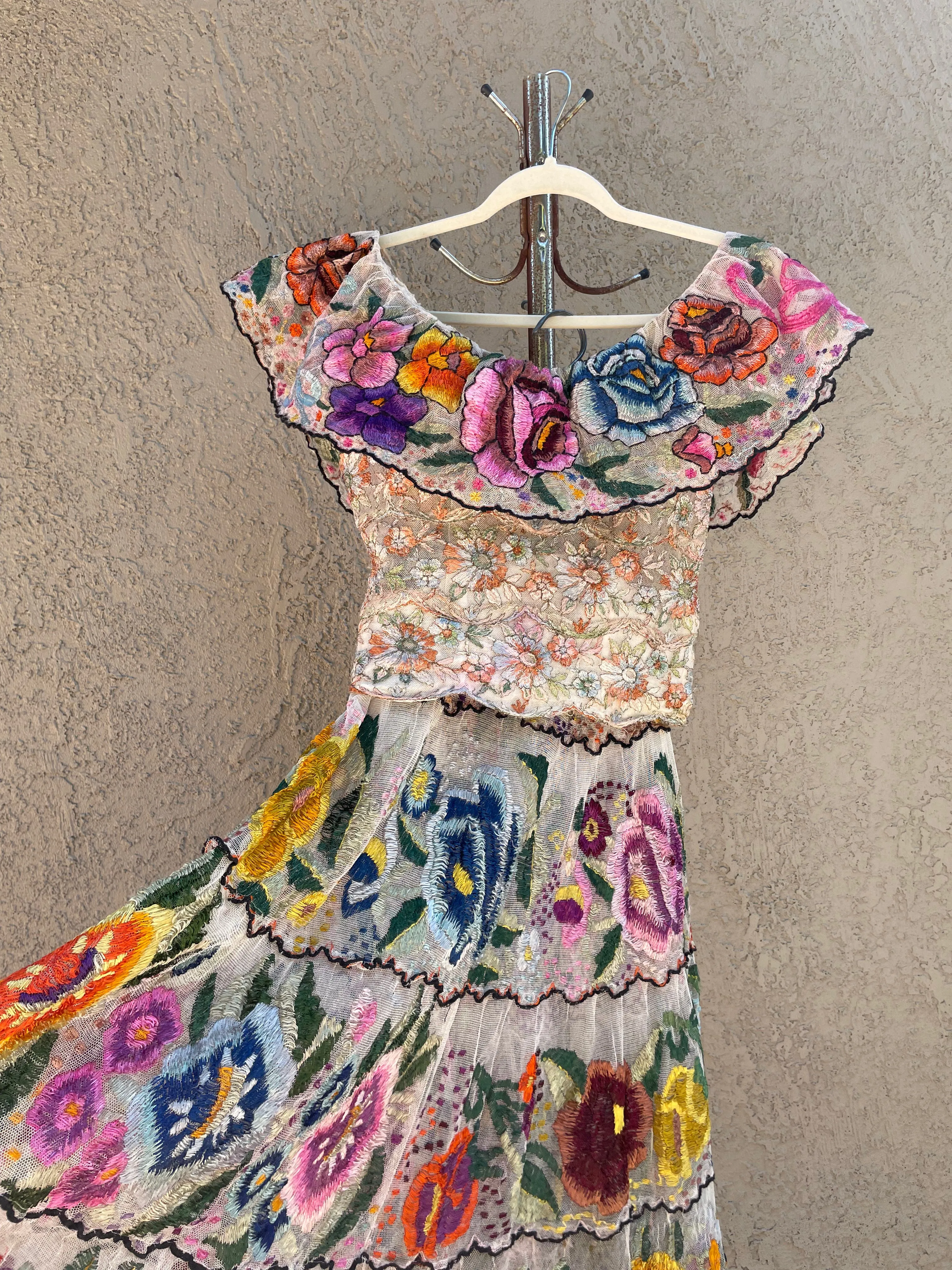 RARE Custom 1930s Chiapas Hand Embroidered Off The Shoulder Mexican Dress Ensemble