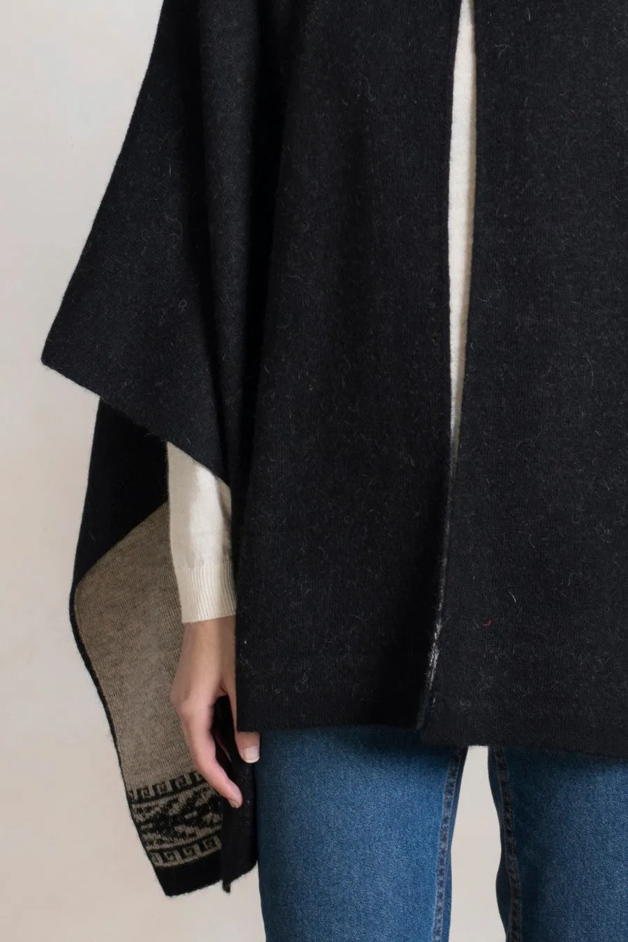 Remi Poncho Baby Alpaca Color Black&Fawn