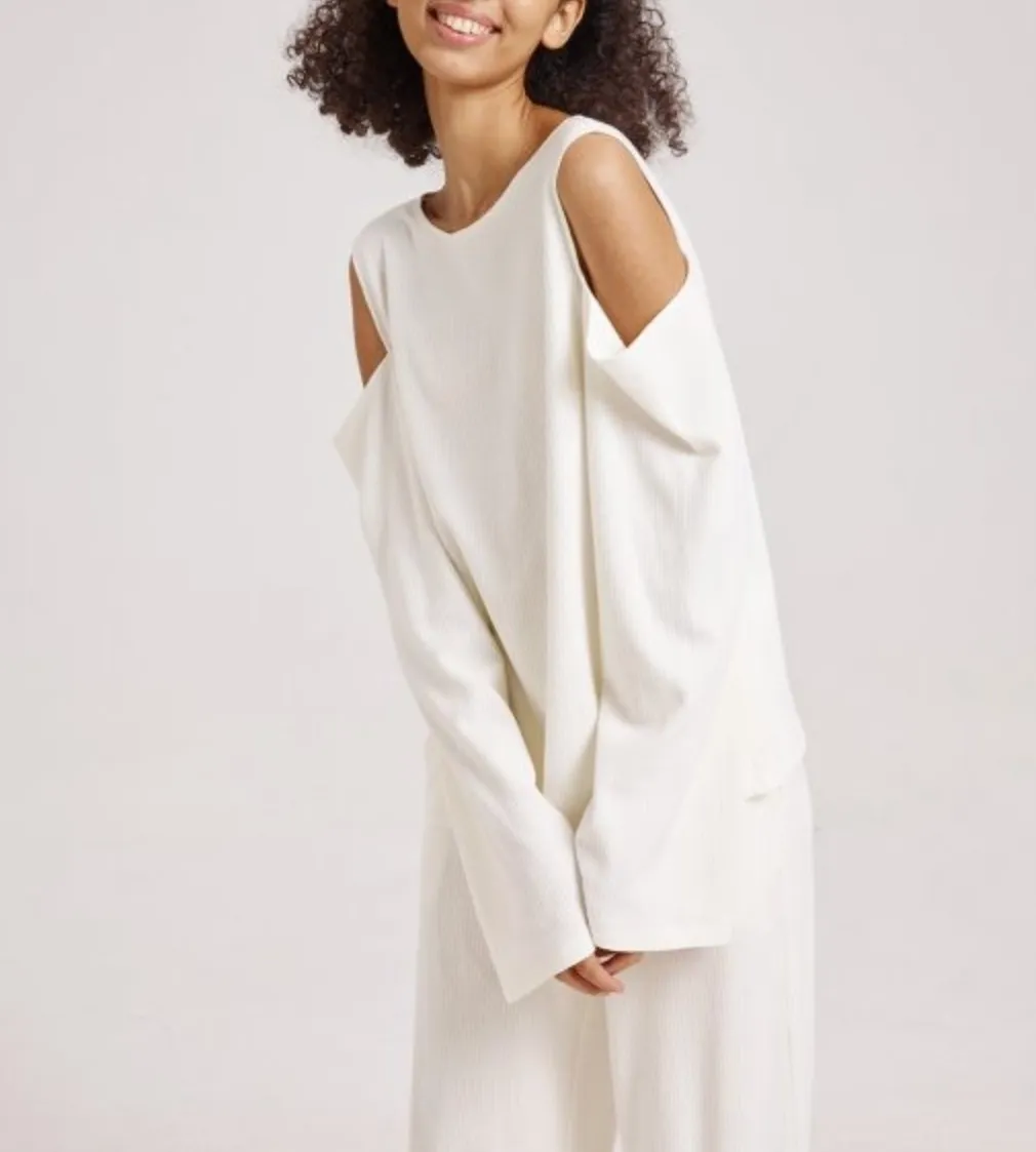 RIBBED COLD-SHOULDER TOP