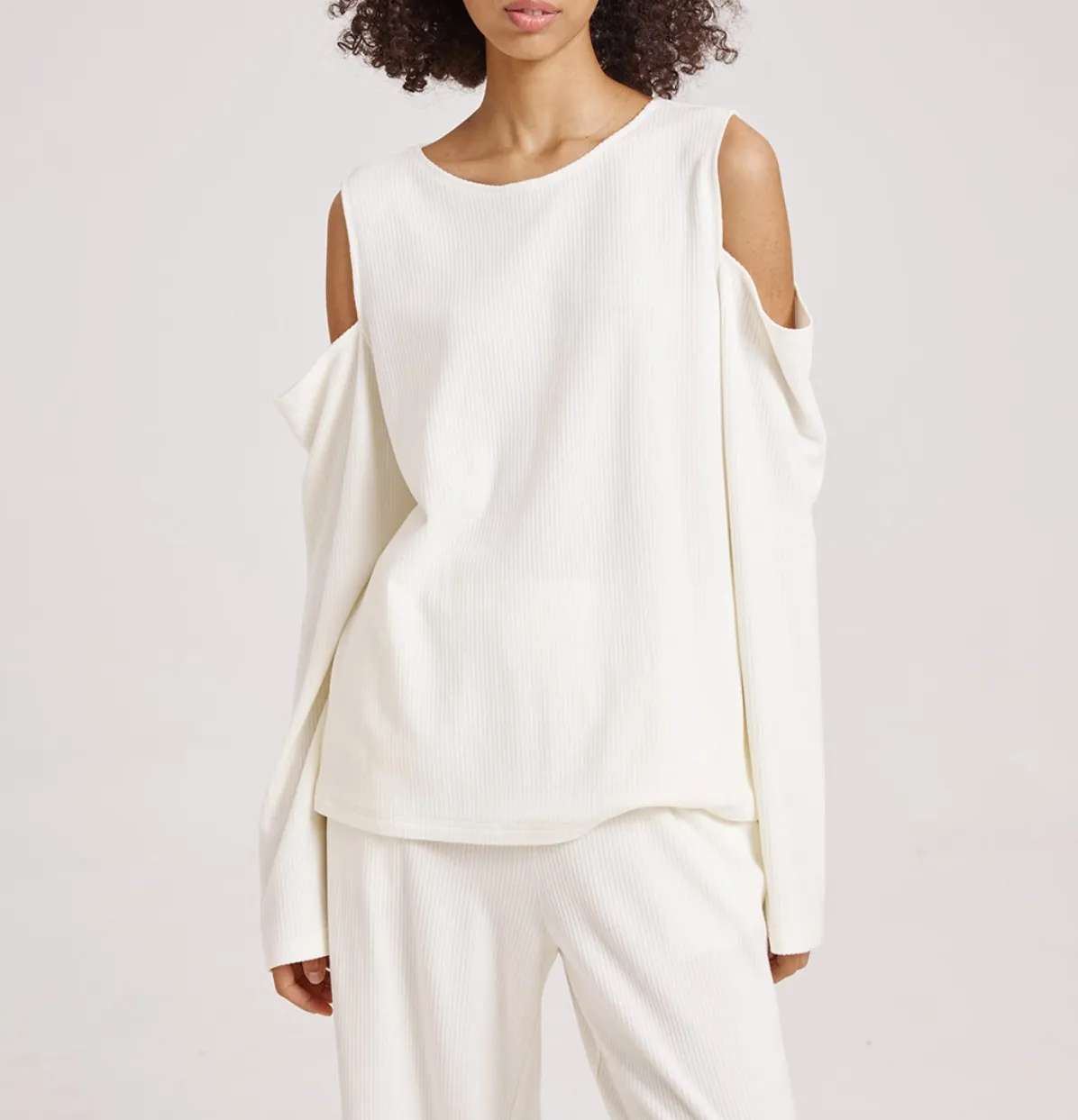 RIBBED COLD-SHOULDER TOP